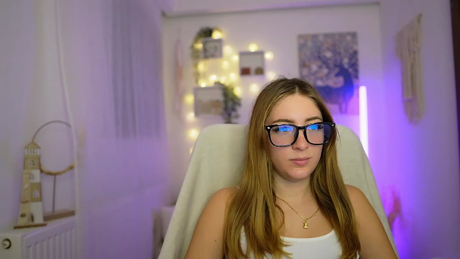 Gallery image thumbnail from Tina_Nappi18's myfreecams stream on, 12/21/2023, 15:18 image 5 of 20