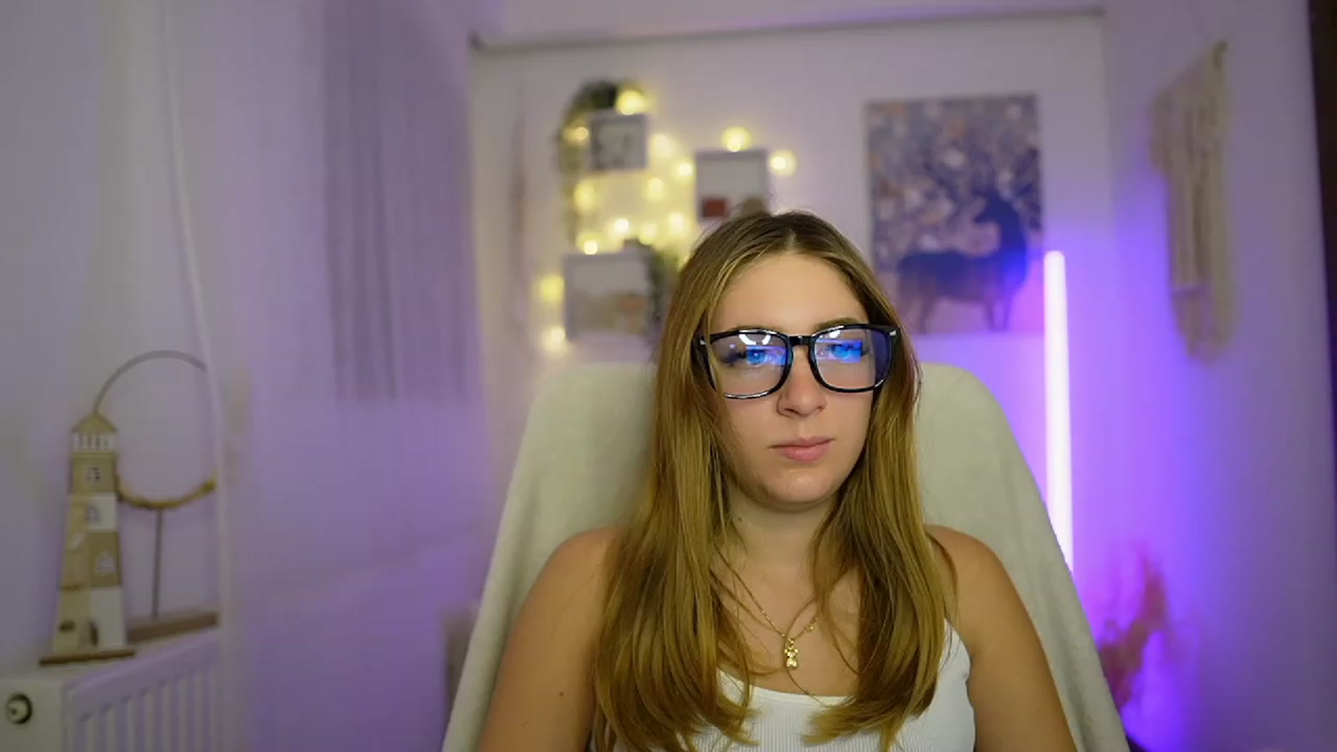 Gallery image thumbnail from Tina_Nappi18's myfreecams stream on, 12/21/2023, 16:01 image 5 of 20