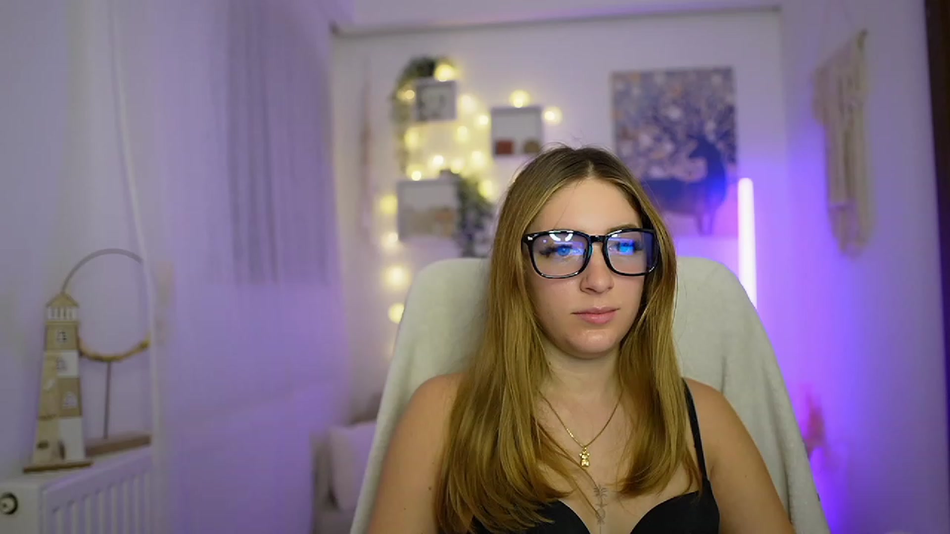 Gallery image thumbnail from Tina_Nappi18's myfreecams stream on, 12/21/2023, 16:01 image 20 of 20