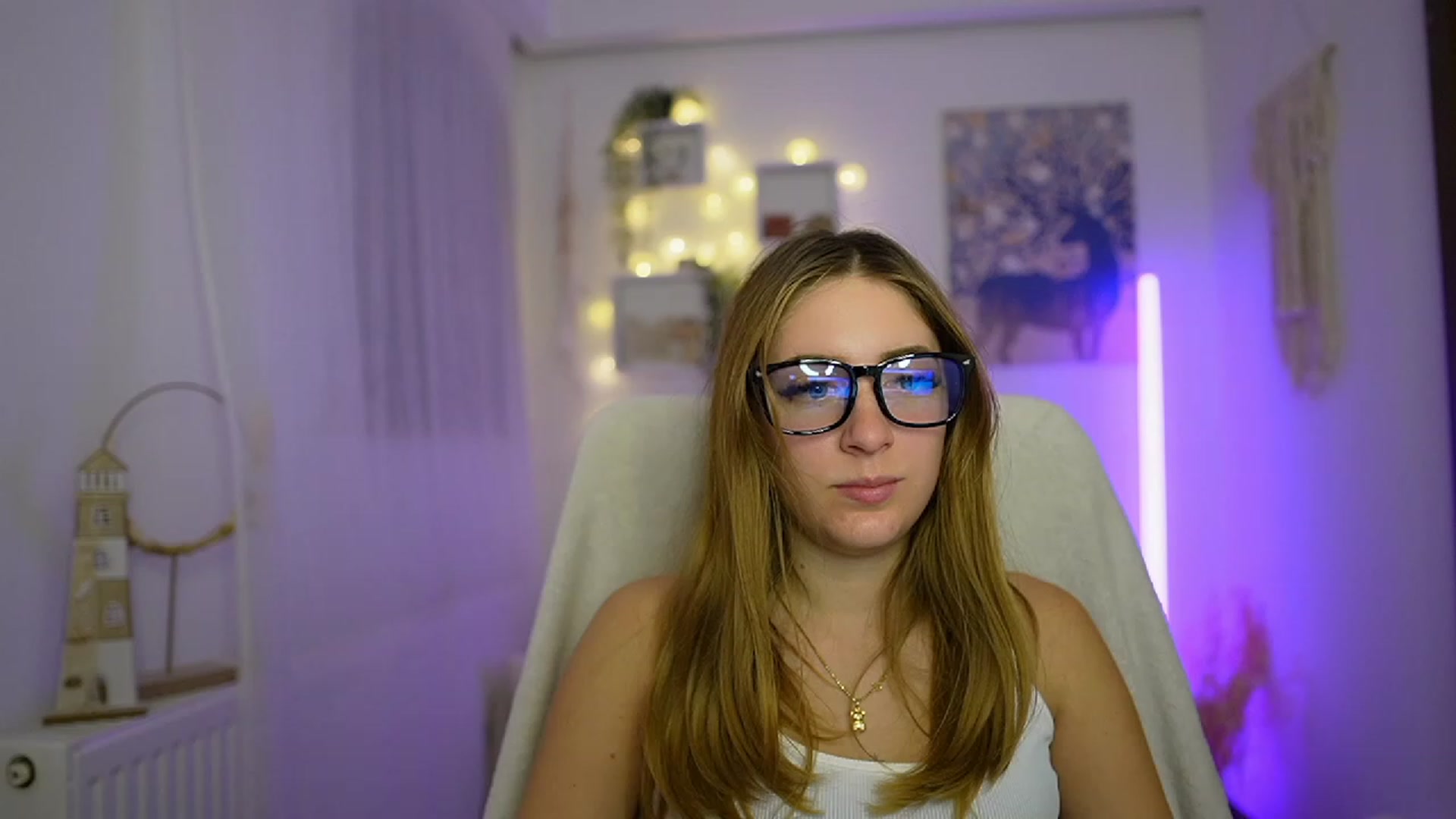 Gallery image thumbnail from Tina_Nappi18's myfreecams stream on, 12/21/2023, 16:01 image 4 of 20