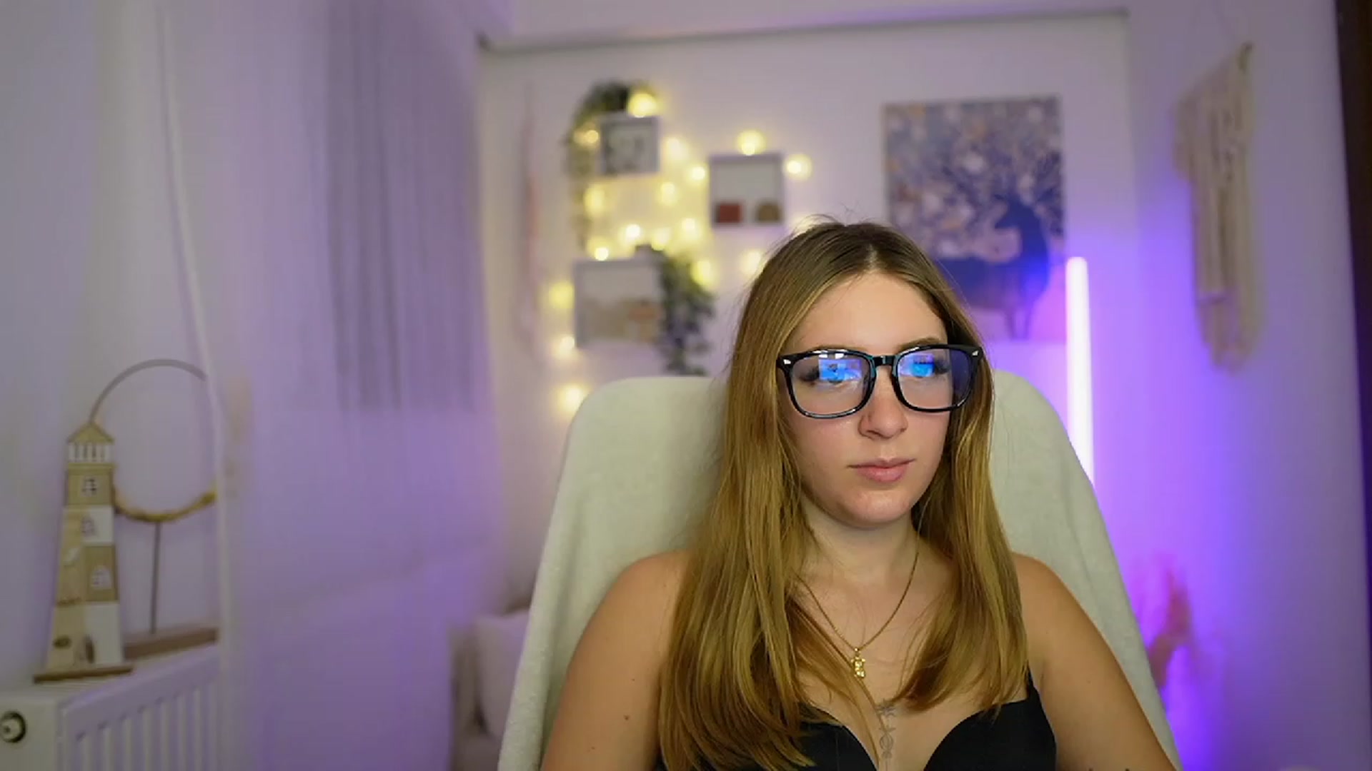 Gallery image thumbnail from Tina_Nappi18's myfreecams stream on, 12/21/2023, 16:01 image 11 of 20