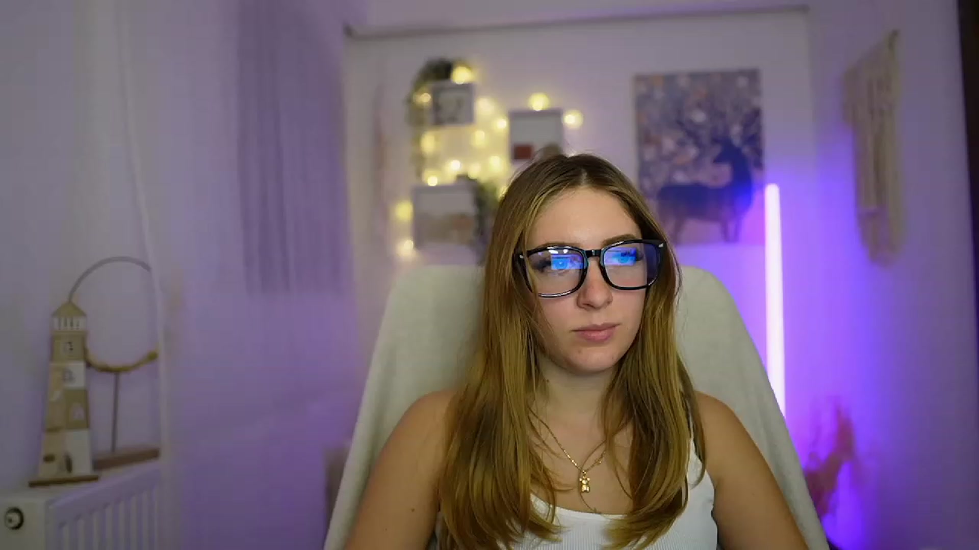 Gallery image thumbnail from Tina_Nappi18's myfreecams stream on, 12/21/2023, 16:01 image 6 of 20