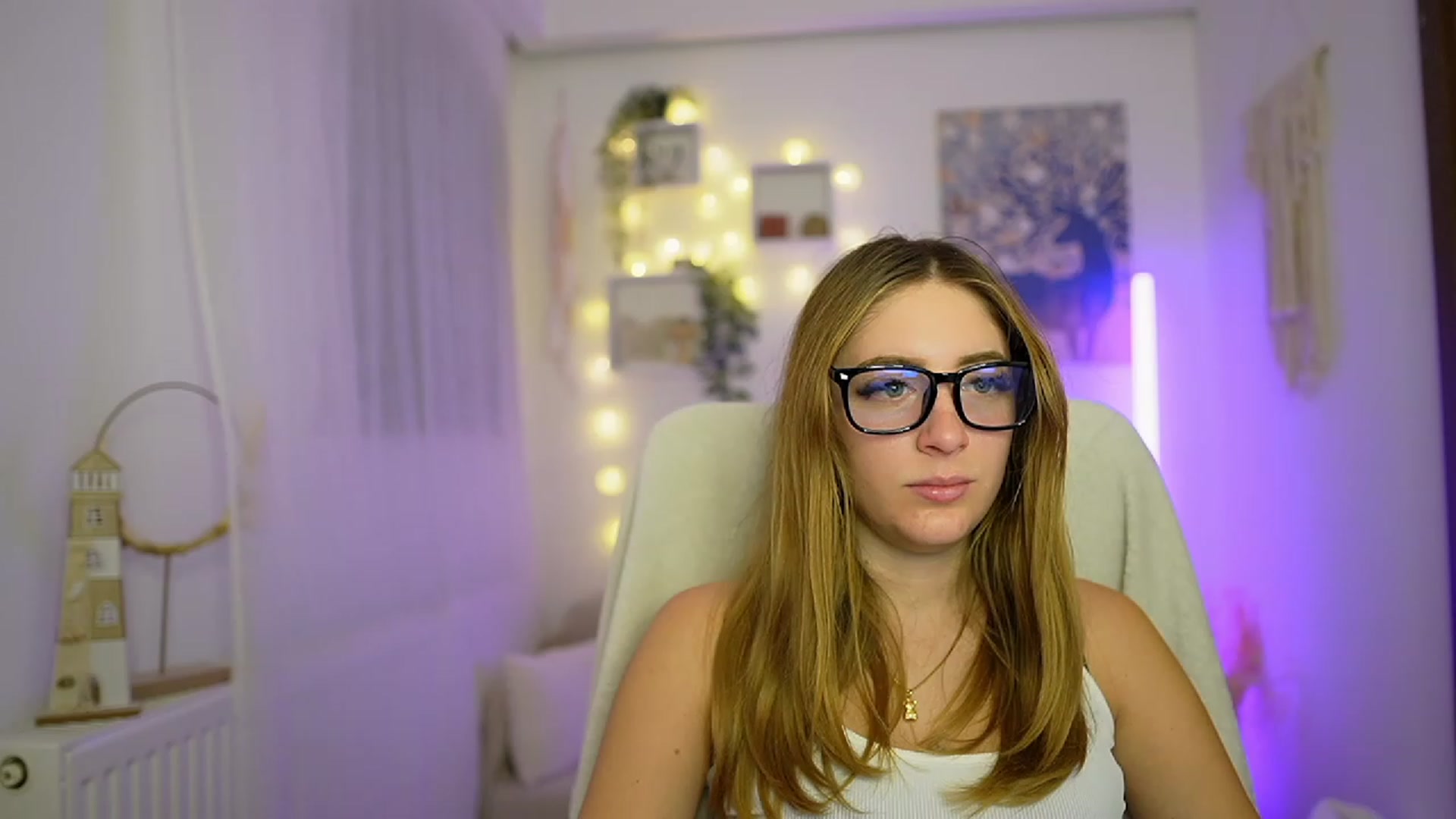 Gallery image thumbnail from Tina_Nappi18's myfreecams stream on, 12/21/2023, 17:41 image 5 of 20