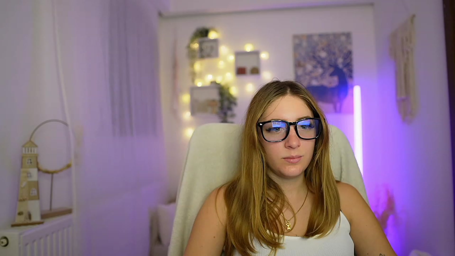 Gallery image thumbnail from Tina_Nappi18's myfreecams stream on, 12/21/2023, 17:41 image 17 of 20
