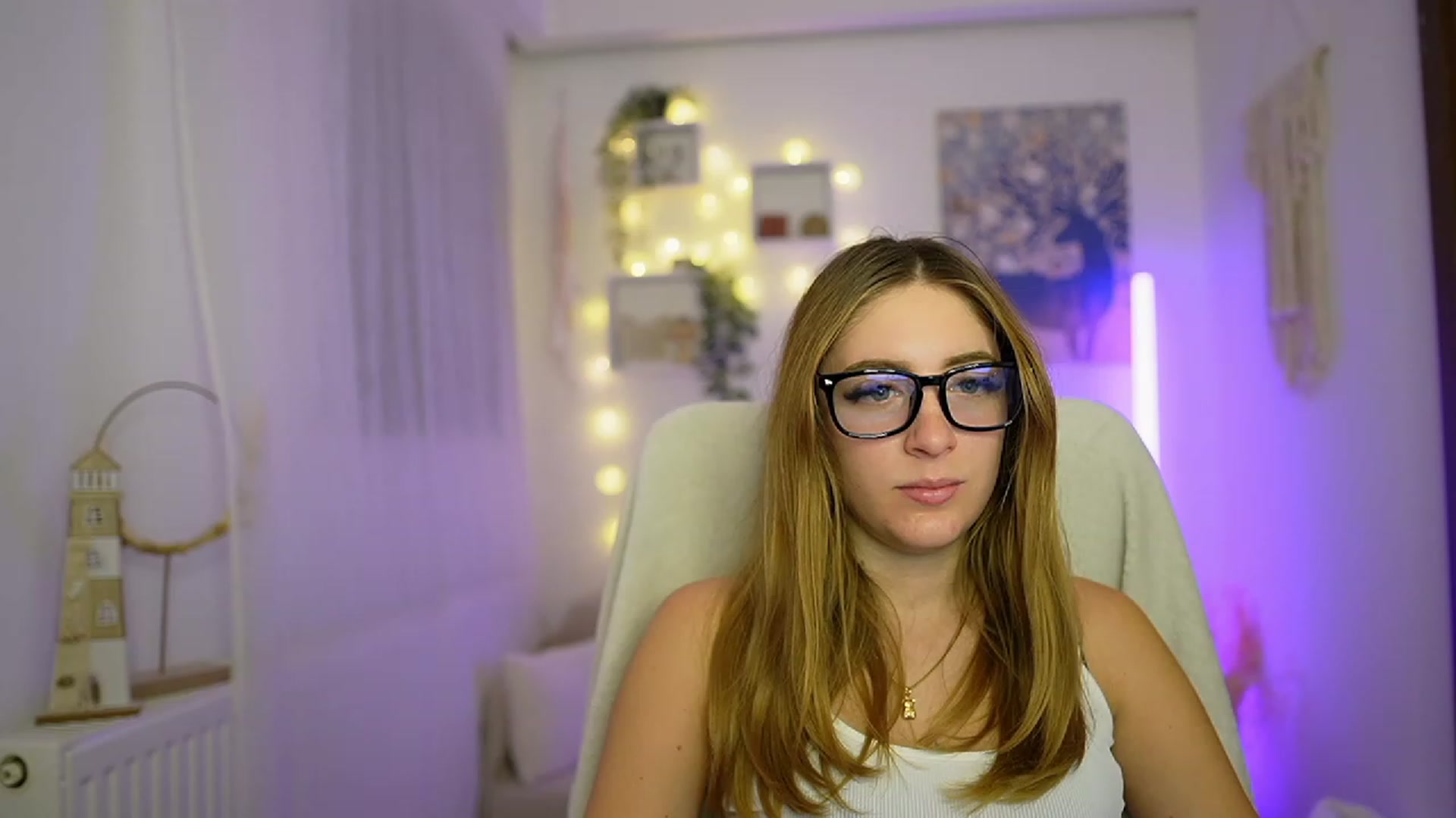Gallery image thumbnail from Tina_Nappi18's myfreecams stream on, 12/21/2023, 17:41 image 4 of 20