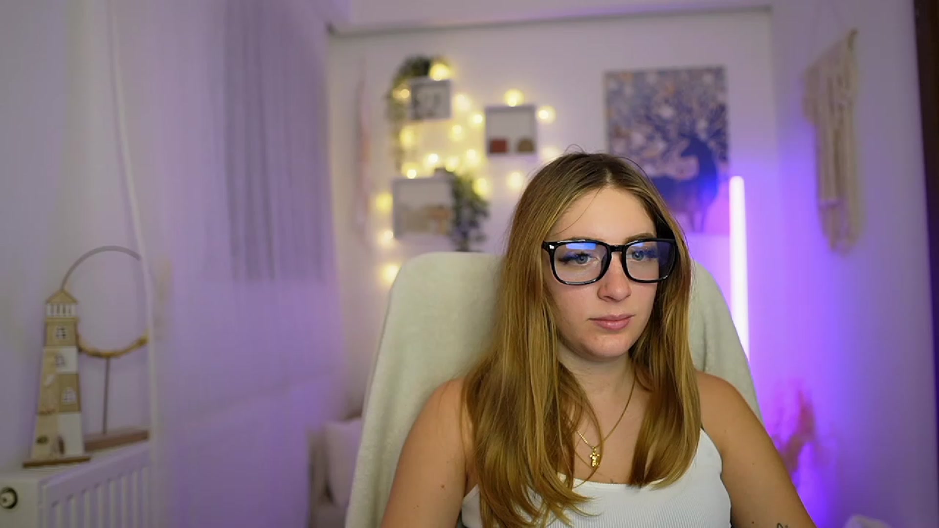 Gallery image thumbnail from Tina_Nappi18's myfreecams stream on, 12/21/2023, 17:41 image 8 of 20