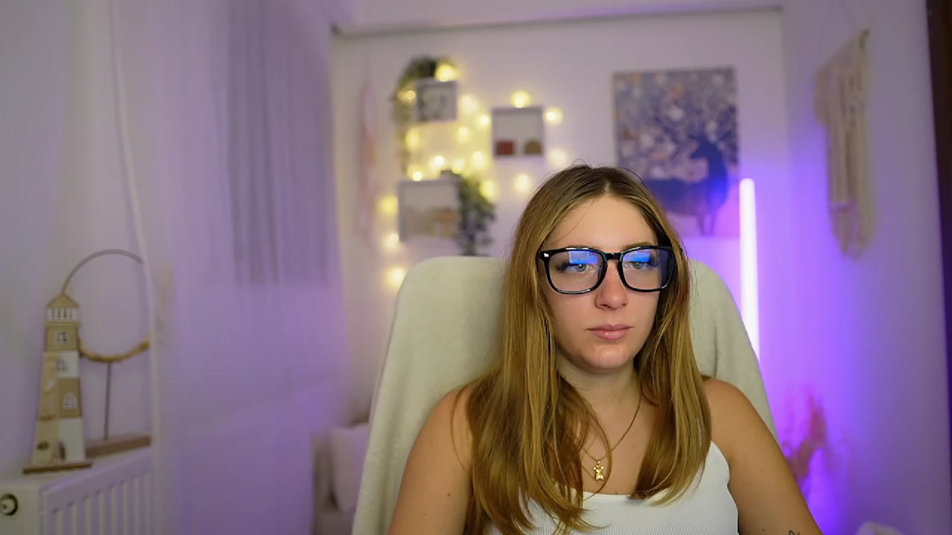 Gallery image thumbnail from Tina_Nappi18's myfreecams stream on, 12/21/2023, 17:41 image 16 of 20