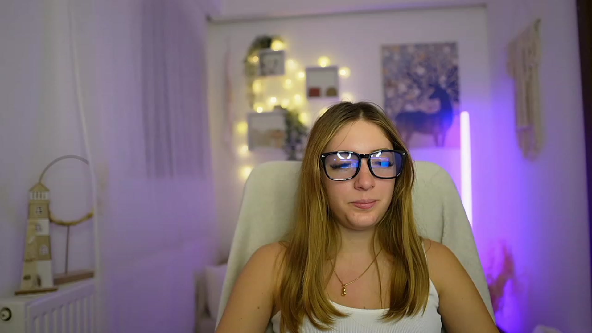 Gallery image thumbnail from Tina_Nappi18's myfreecams stream on, 12/21/2023, 18:42 image 10 of 20