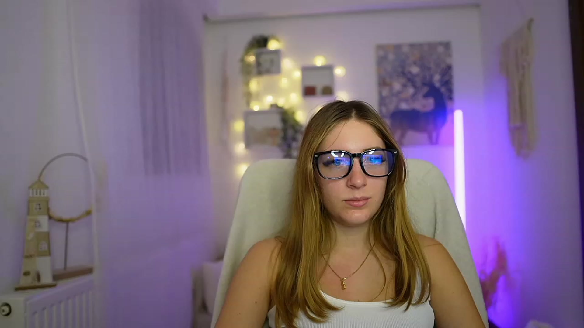 Gallery image thumbnail from Tina_Nappi18's myfreecams stream on, 12/21/2023, 18:42 image 12 of 20