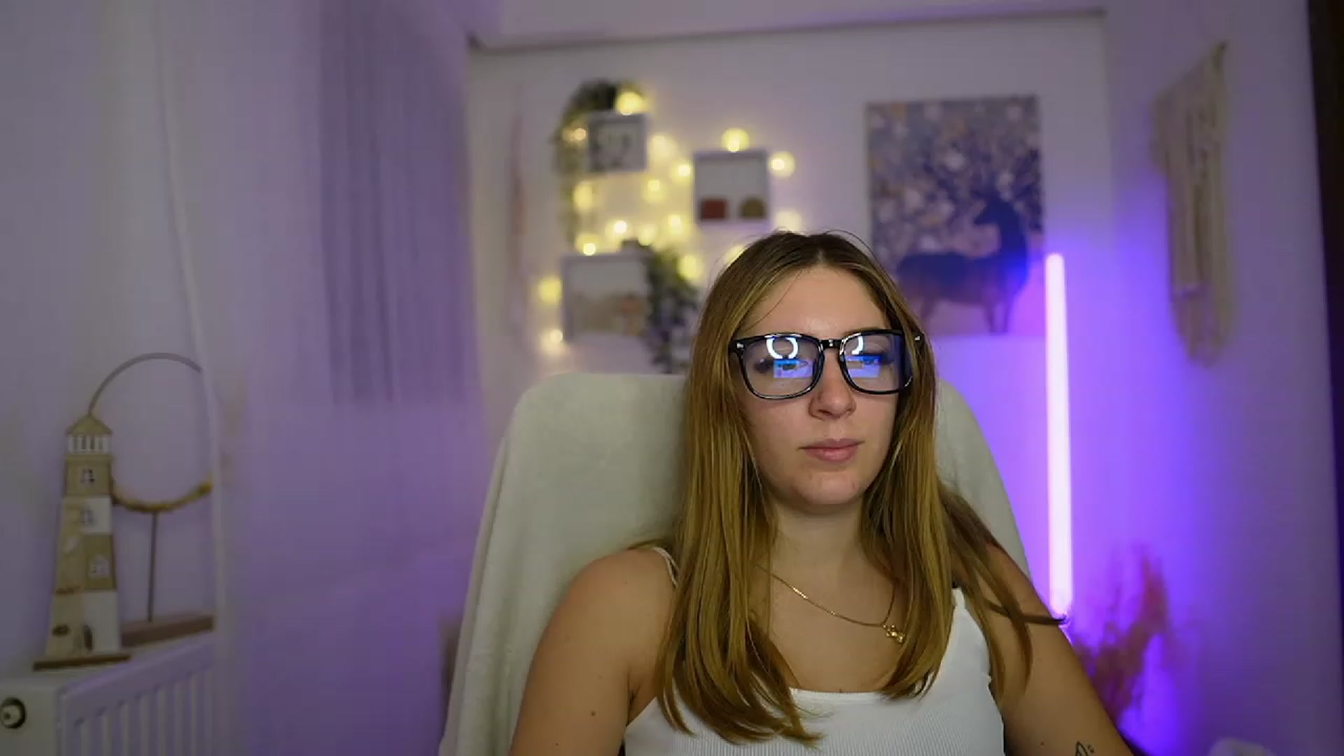 Gallery image thumbnail from Tina_Nappi18's myfreecams stream on, 12/21/2023, 18:42 image 1 of 20