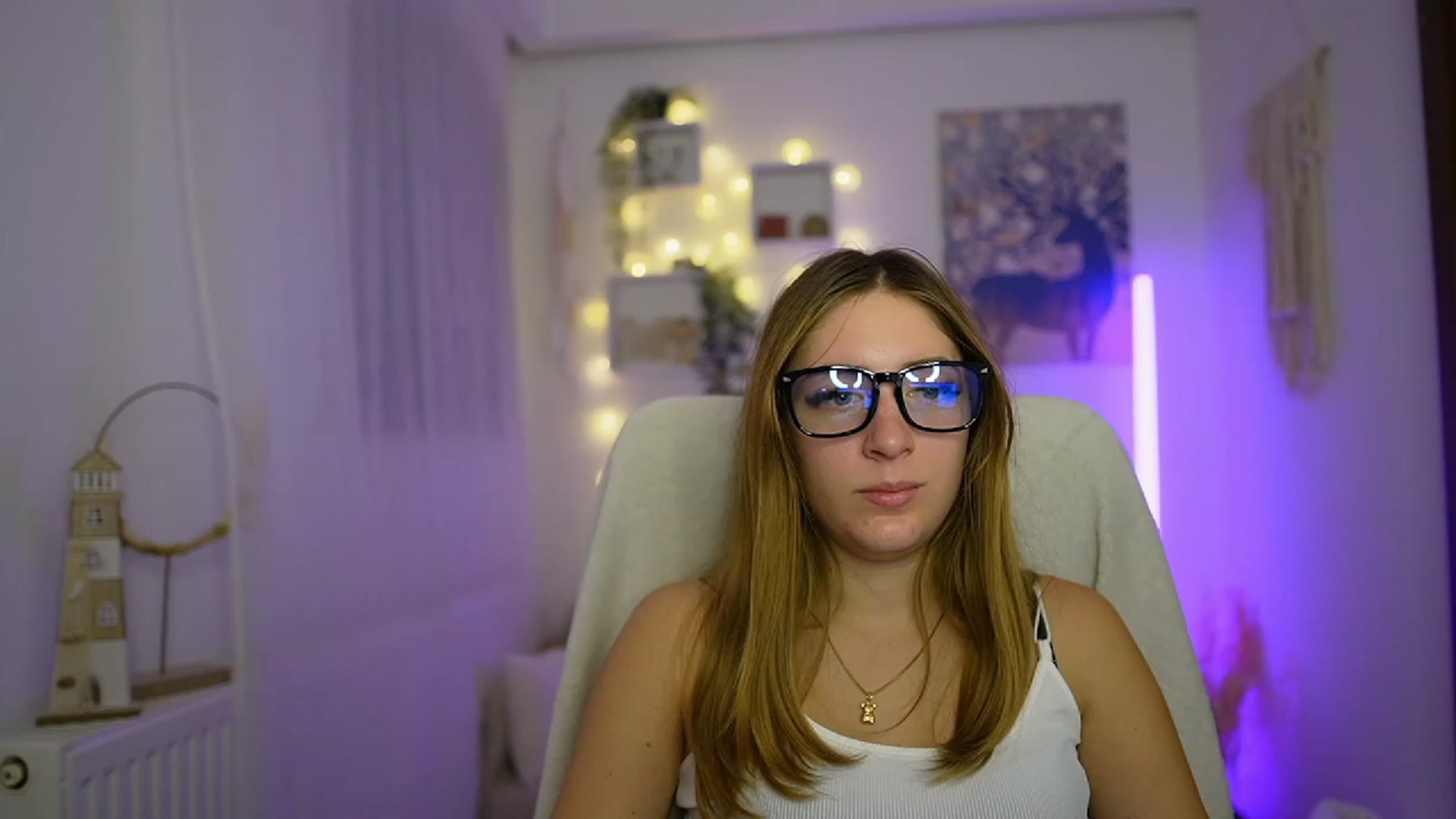 Gallery image thumbnail from Tina_Nappi18's myfreecams stream on, 12/21/2023, 18:42 image 6 of 20