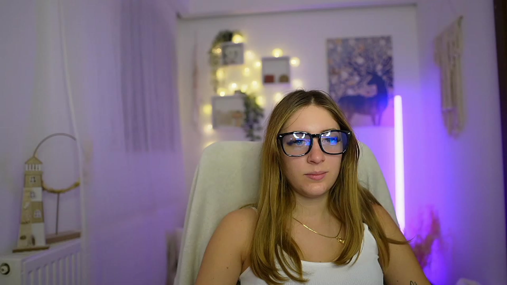 Gallery image thumbnail from Tina_Nappi18's myfreecams stream on, 12/21/2023, 18:42 image 2 of 20