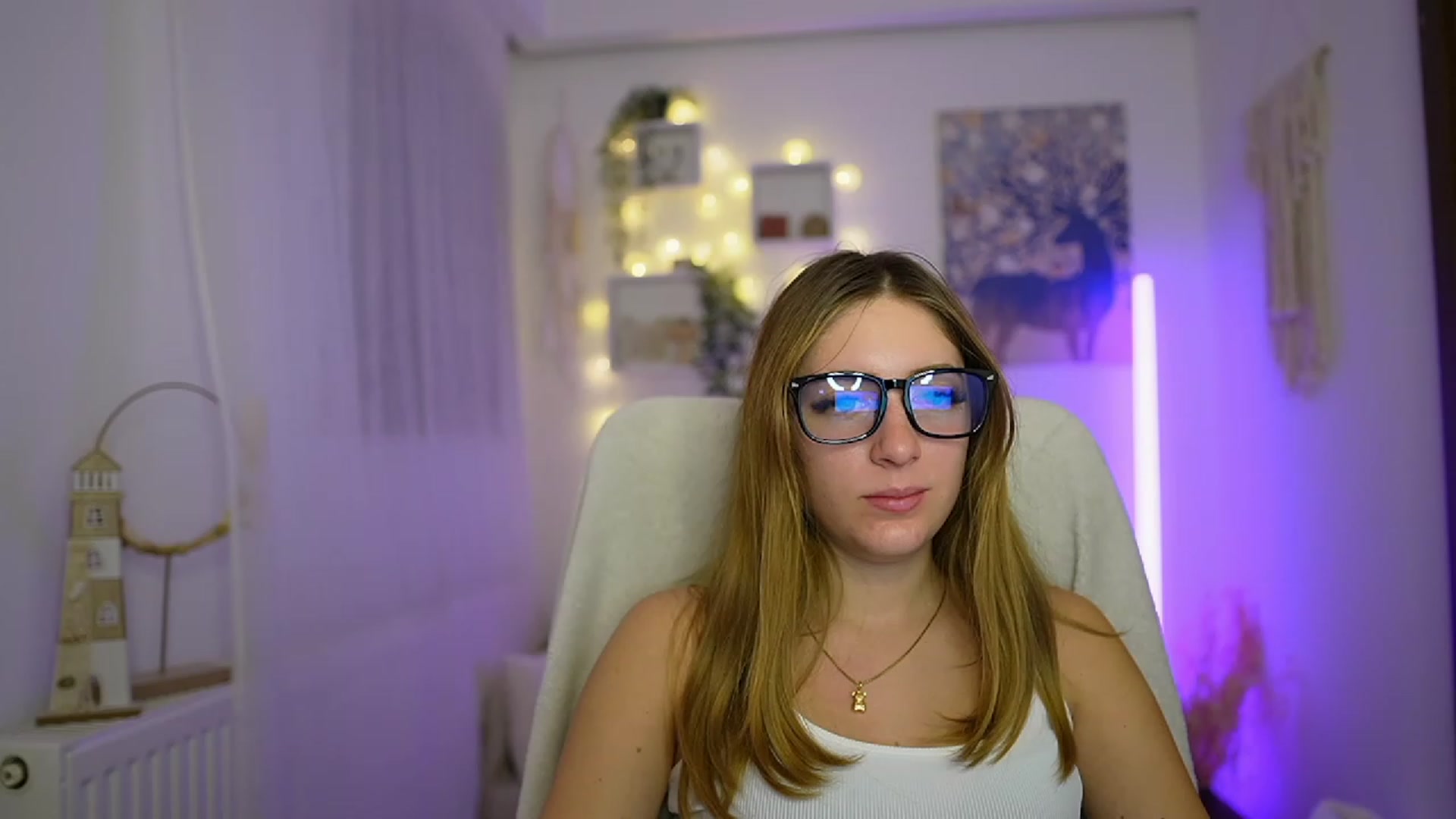 Gallery image thumbnail from Tina_Nappi18's myfreecams stream on, 12/21/2023, 18:42 image 17 of 20