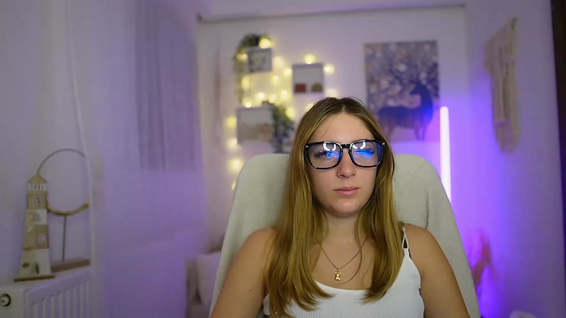 Gallery image thumbnail from Tina_Nappi18's myfreecams stream on, 12/21/2023, 18:42 image 7 of 20