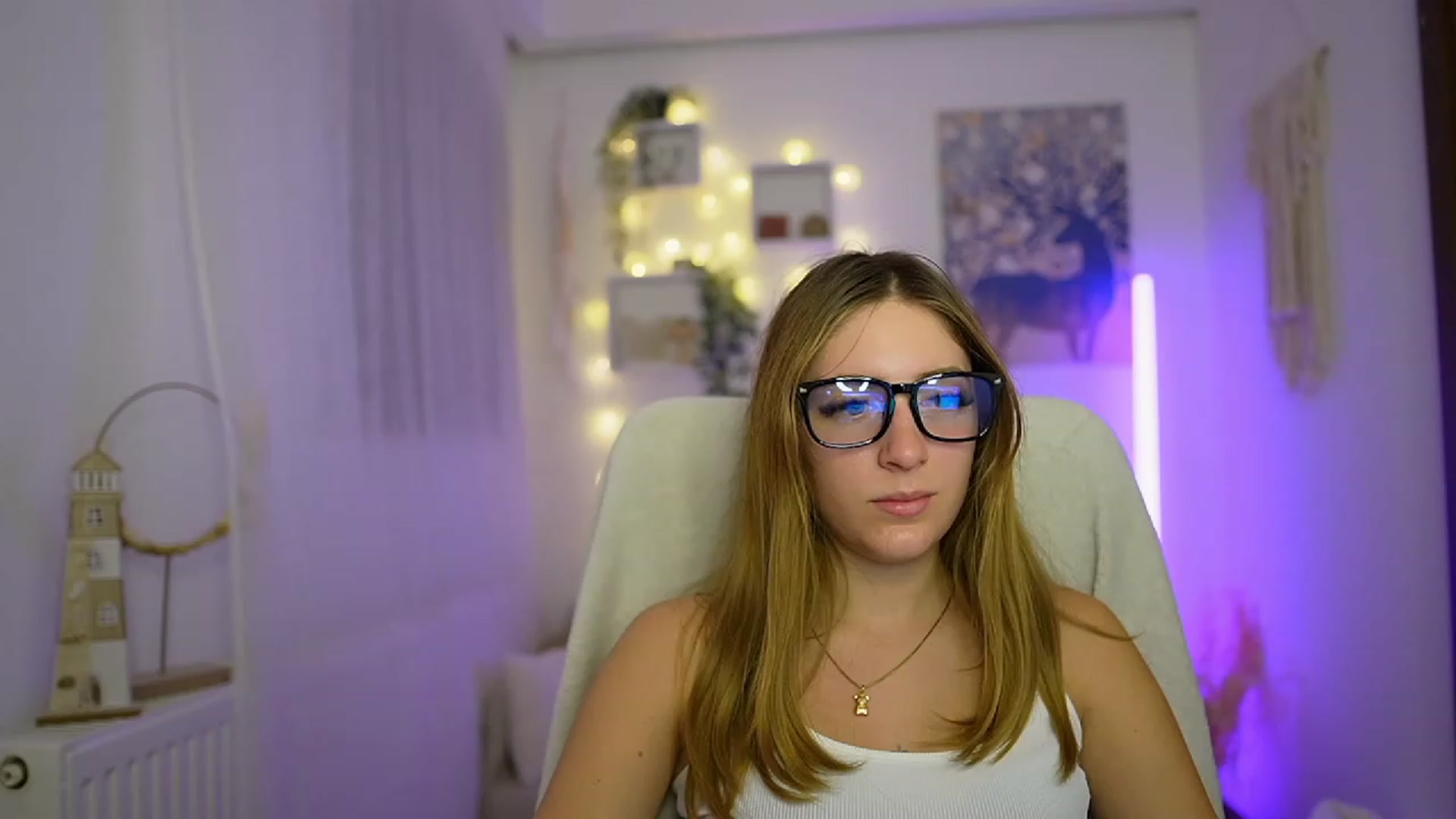 Gallery image thumbnail from Tina_Nappi18's myfreecams stream on, 12/21/2023, 18:42 image 18 of 20