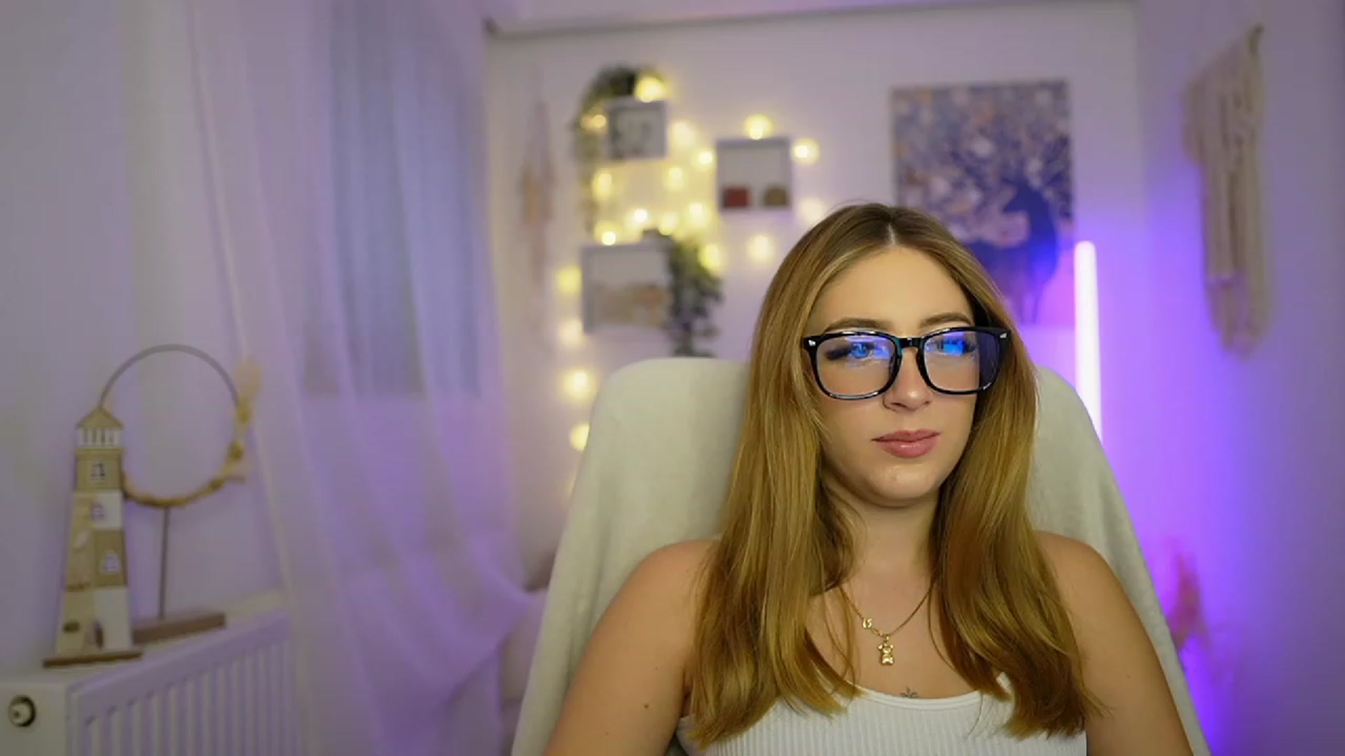 Gallery image thumbnail from Tina_Nappi18's myfreecams stream on, 12/29/2023, 14:35 image 2 of 20
