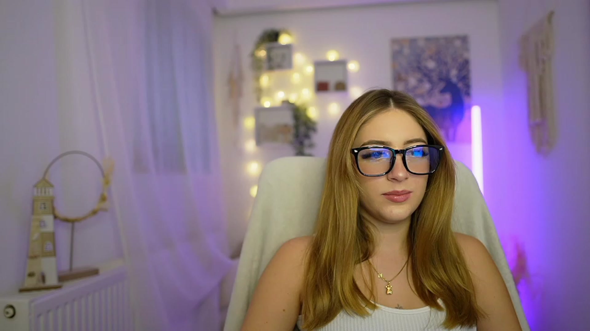 Gallery image thumbnail from Tina_Nappi18's myfreecams stream on, 12/29/2023, 14:35 image 4 of 20