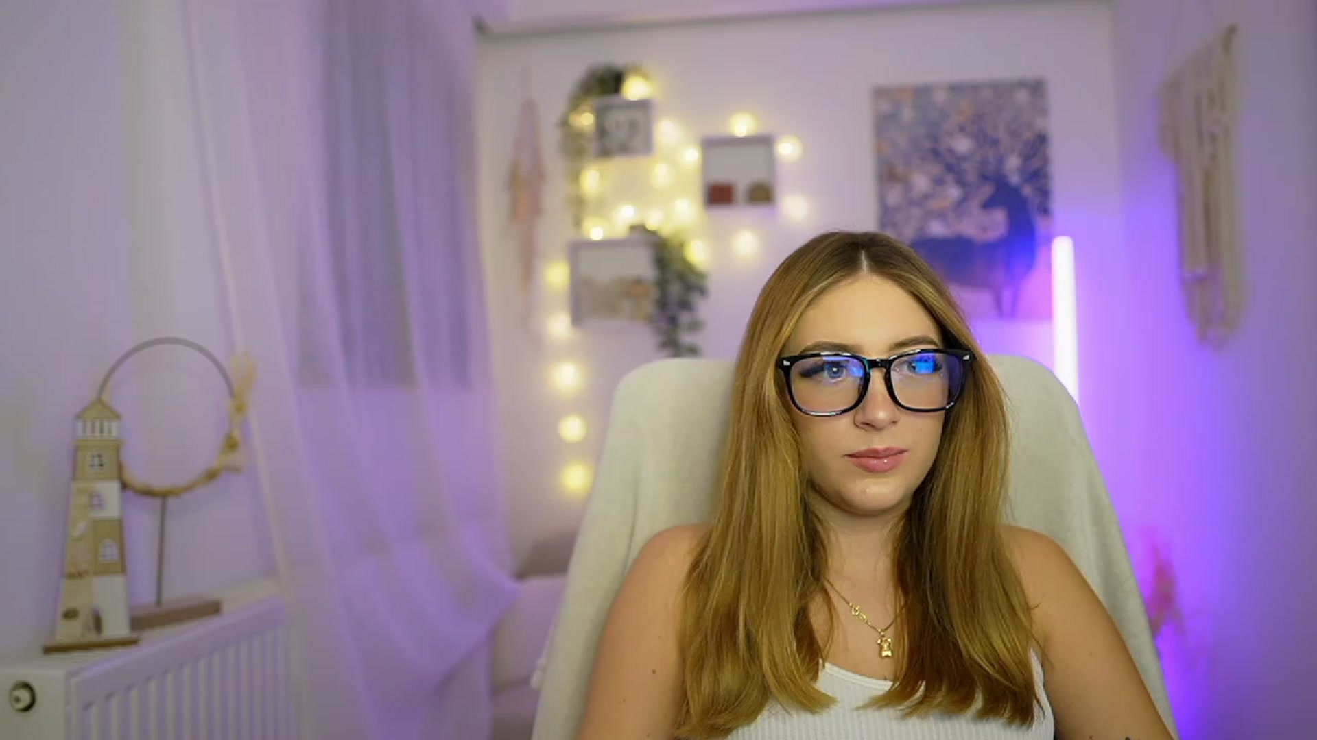 Gallery image thumbnail from Tina_Nappi18's myfreecams stream on, 12/29/2023, 15:07 image 20 of 20
