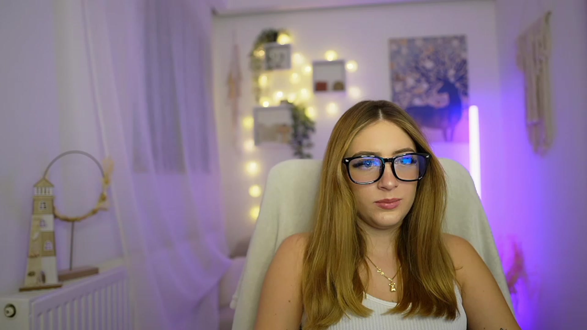 Gallery image thumbnail from Tina_Nappi18's myfreecams stream on, 12/29/2023, 15:07 image 13 of 20