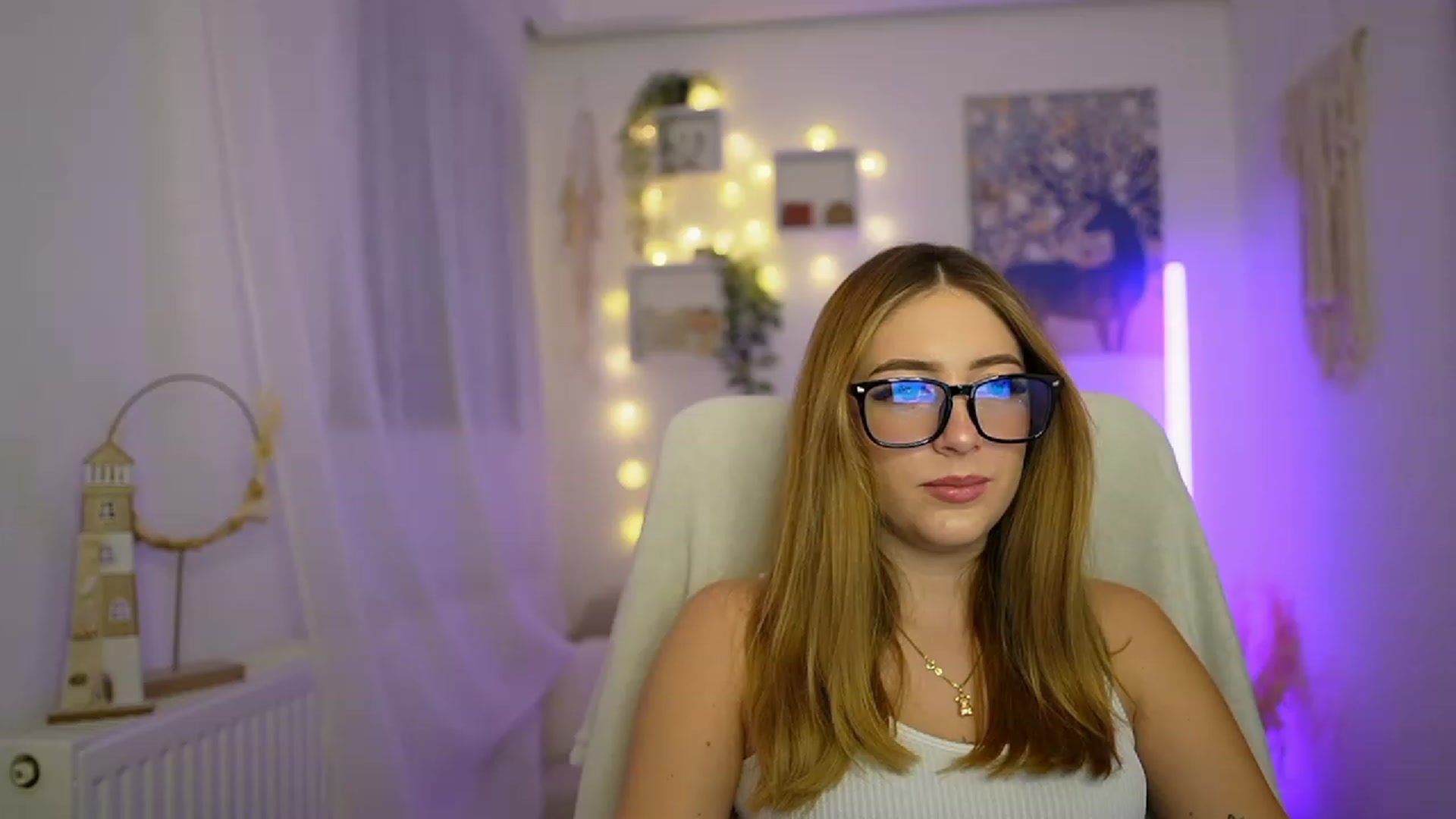Gallery image thumbnail from Tina_Nappi18's myfreecams stream on, 12/29/2023, 15:07 image 9 of 20