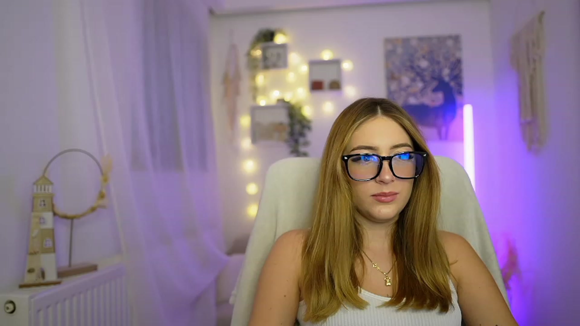 Gallery image thumbnail from Tina_Nappi18's myfreecams stream on, 12/29/2023, 15:07 image 10 of 20