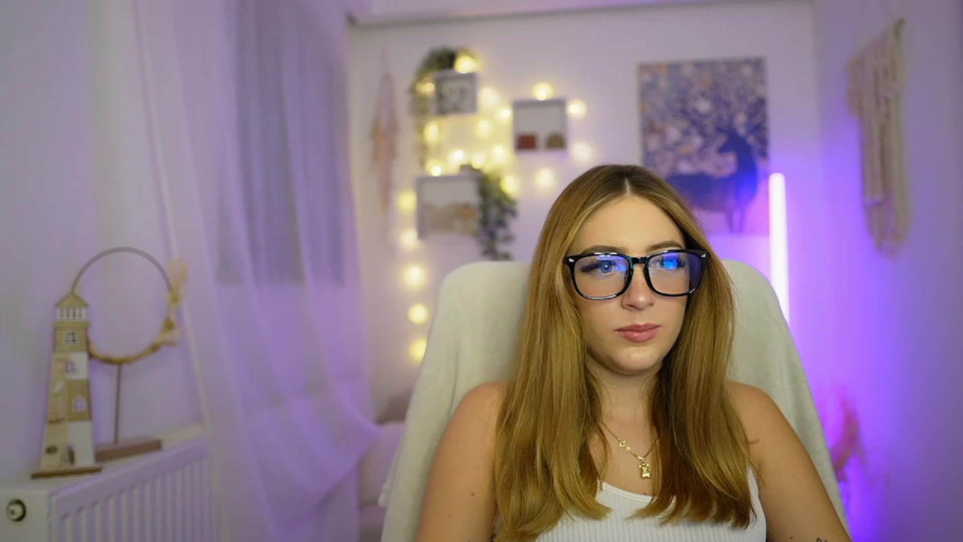 Gallery image thumbnail from Tina_Nappi18's myfreecams stream on, 12/29/2023, 15:07 image 16 of 20