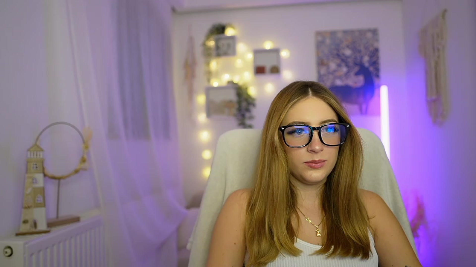 Gallery image thumbnail from Tina_Nappi18's myfreecams stream on, 12/29/2023, 15:07 image 12 of 20