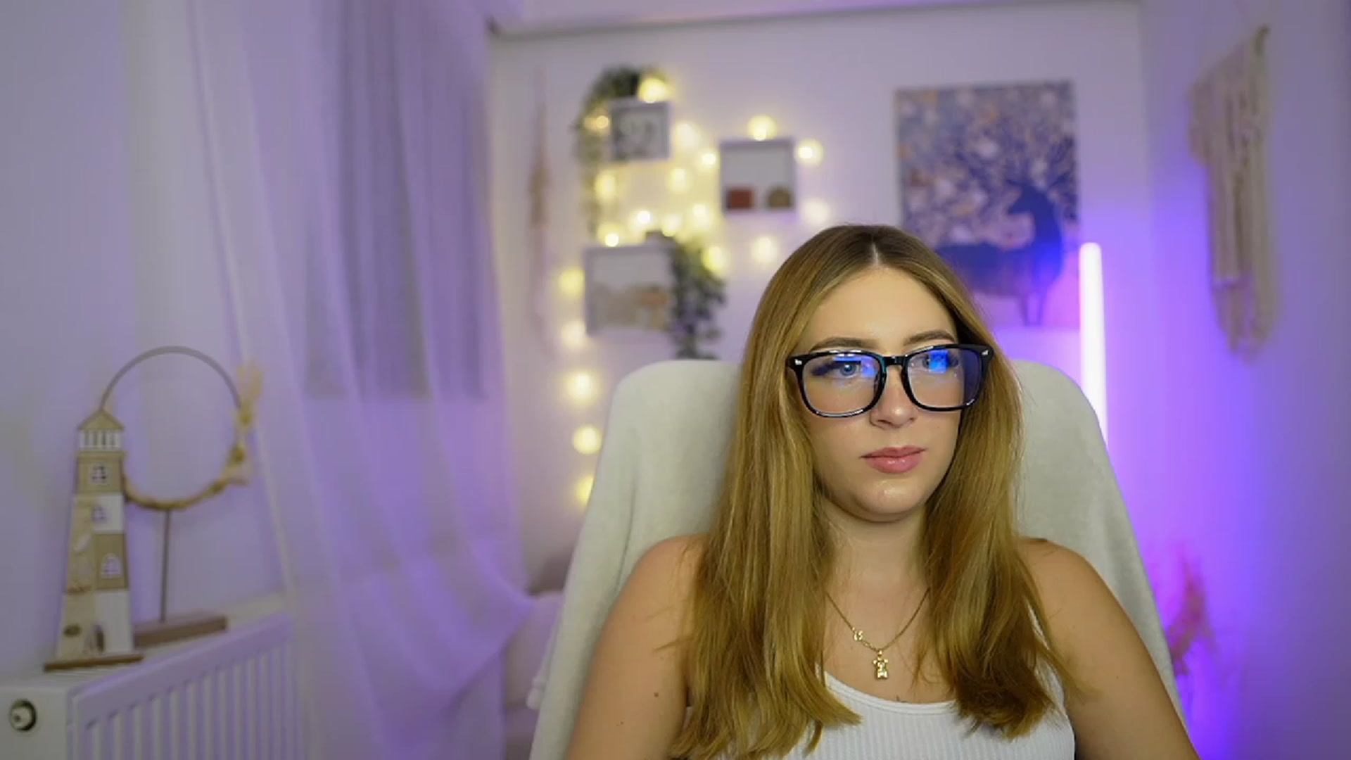 Gallery image thumbnail from Tina_Nappi18's myfreecams stream on, 12/29/2023, 15:54 image 13 of 20