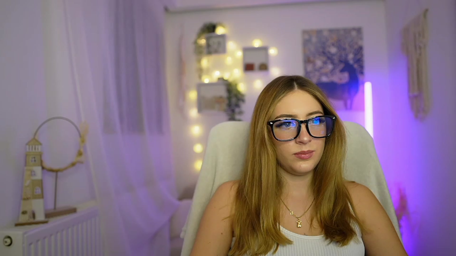 Gallery image thumbnail from Tina_Nappi18's myfreecams stream on, 12/29/2023, 15:54 image 12 of 20