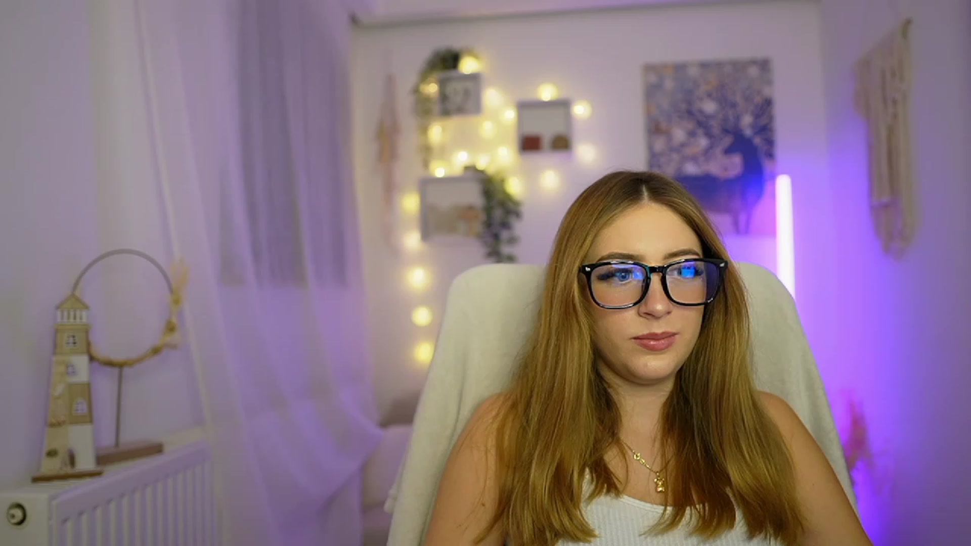 Gallery image thumbnail from Tina_Nappi18's myfreecams stream on, 12/29/2023, 15:54 image 1 of 20