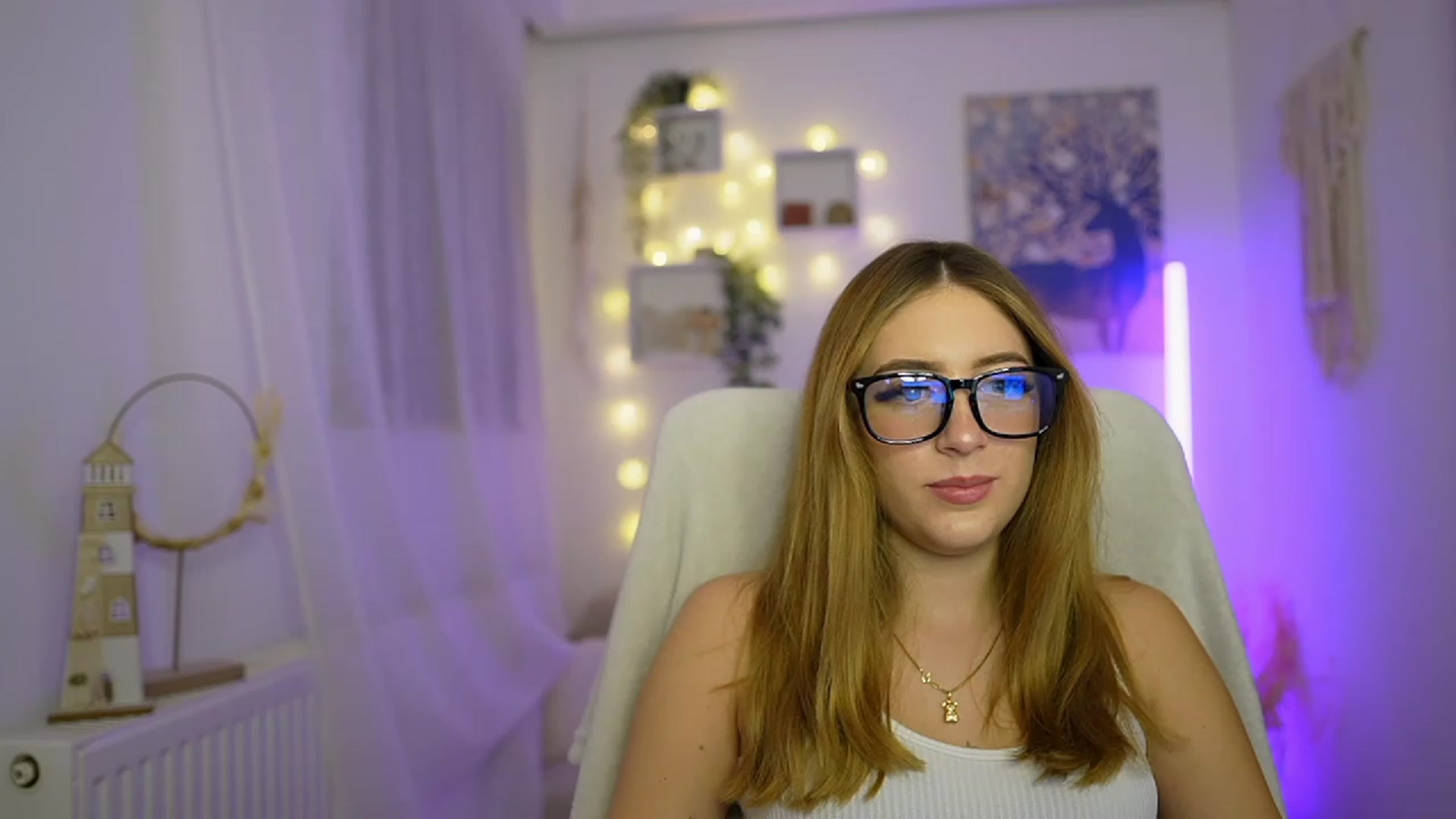 Gallery image thumbnail from Tina_Nappi18's myfreecams stream on, 12/29/2023, 15:54 image 15 of 20