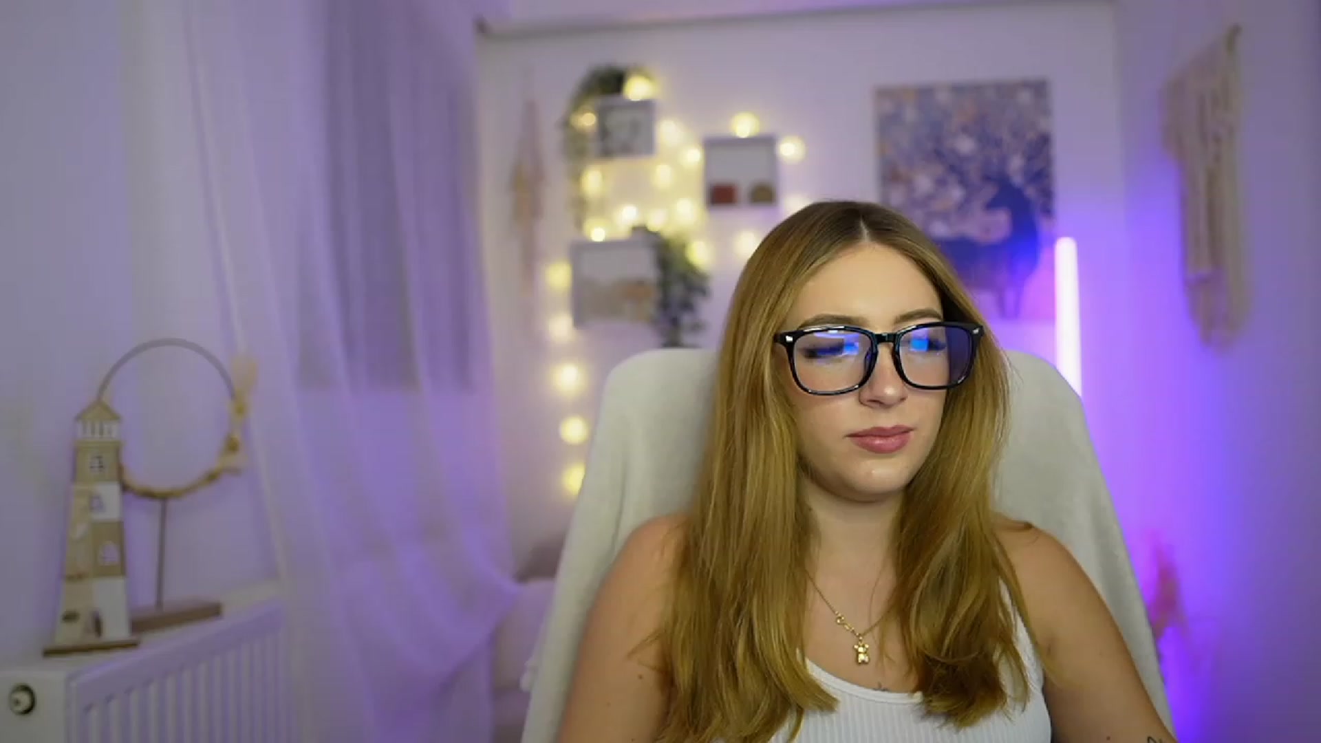 Gallery image thumbnail from Tina_Nappi18's myfreecams stream on, 12/29/2023, 15:54 image 6 of 20