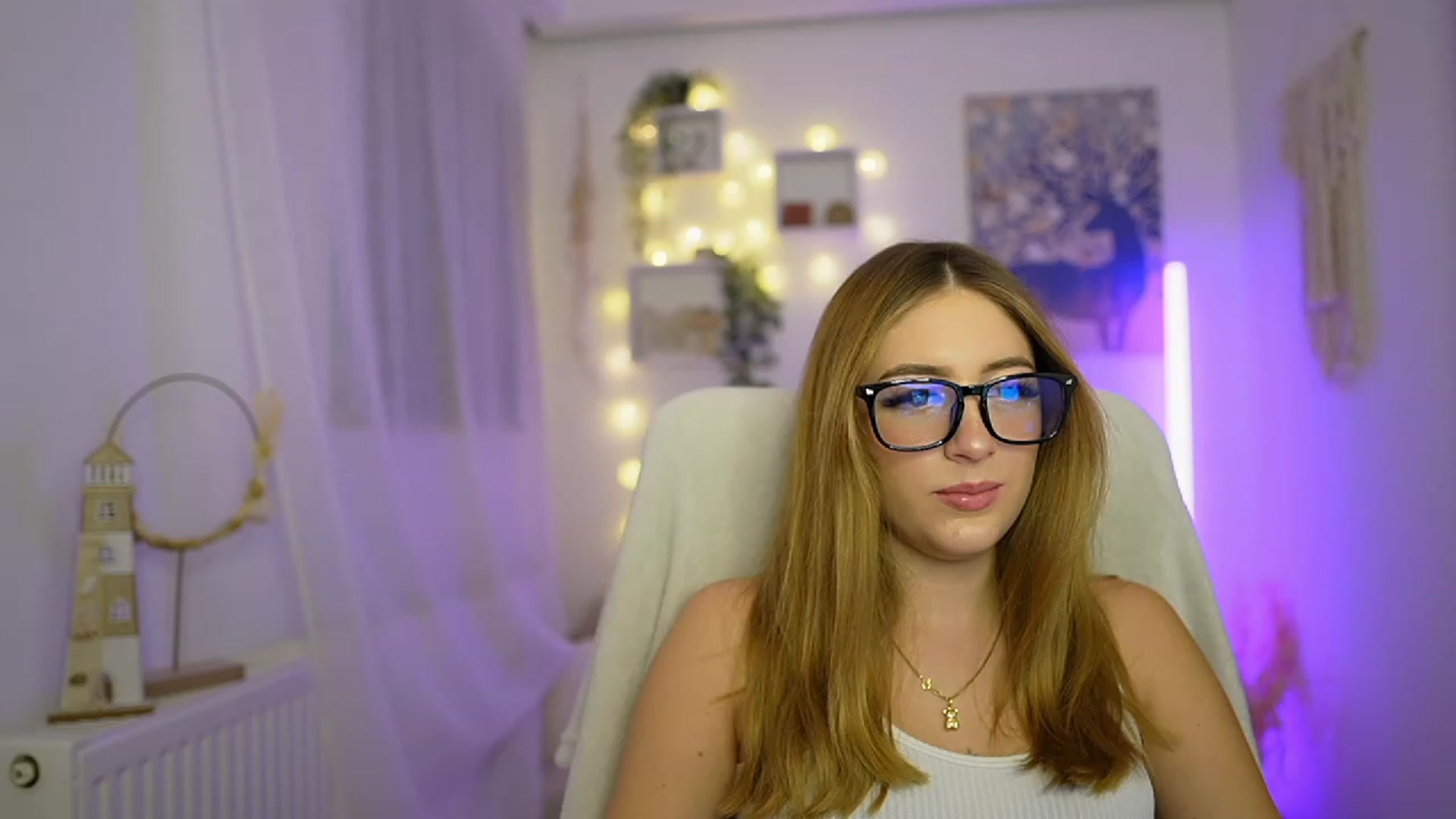 Gallery image thumbnail from Tina_Nappi18's myfreecams stream on, 12/29/2023, 15:54 image 18 of 20