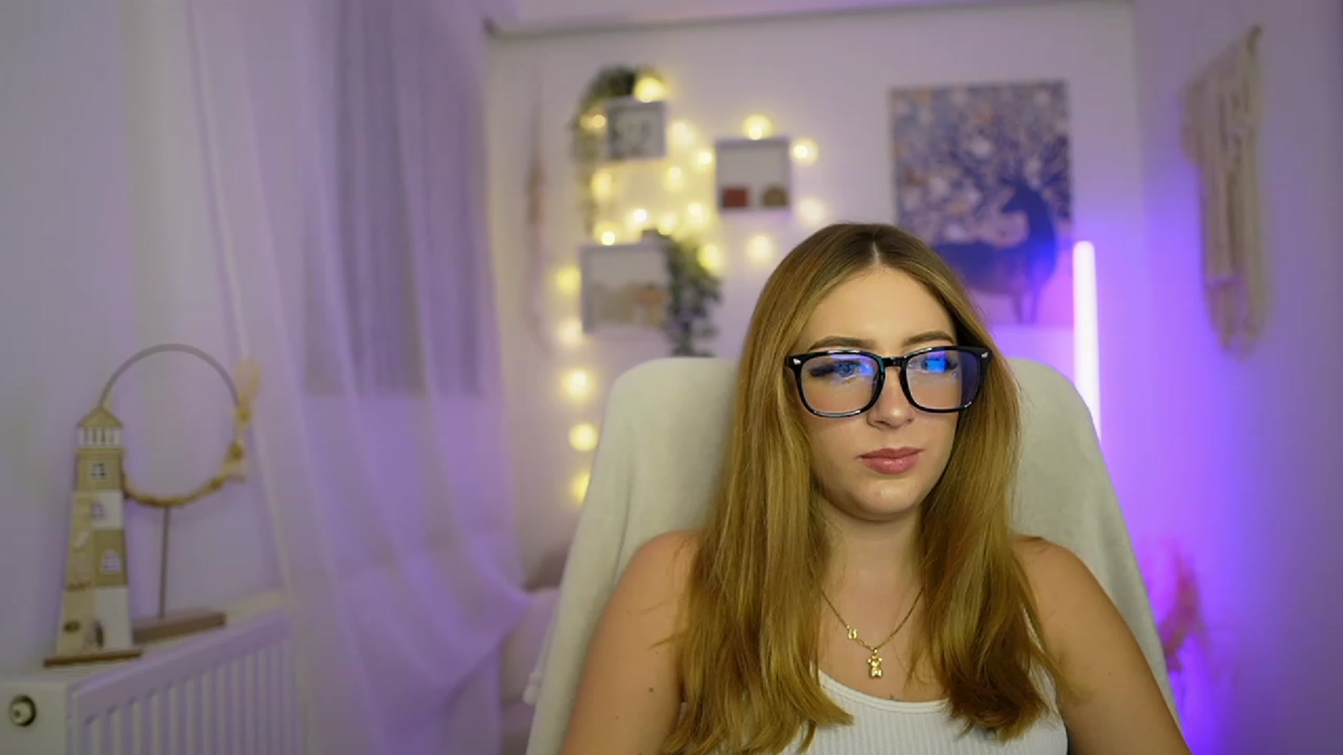 Gallery image thumbnail from Tina_Nappi18's myfreecams stream on, 12/29/2023, 15:54 image 14 of 20