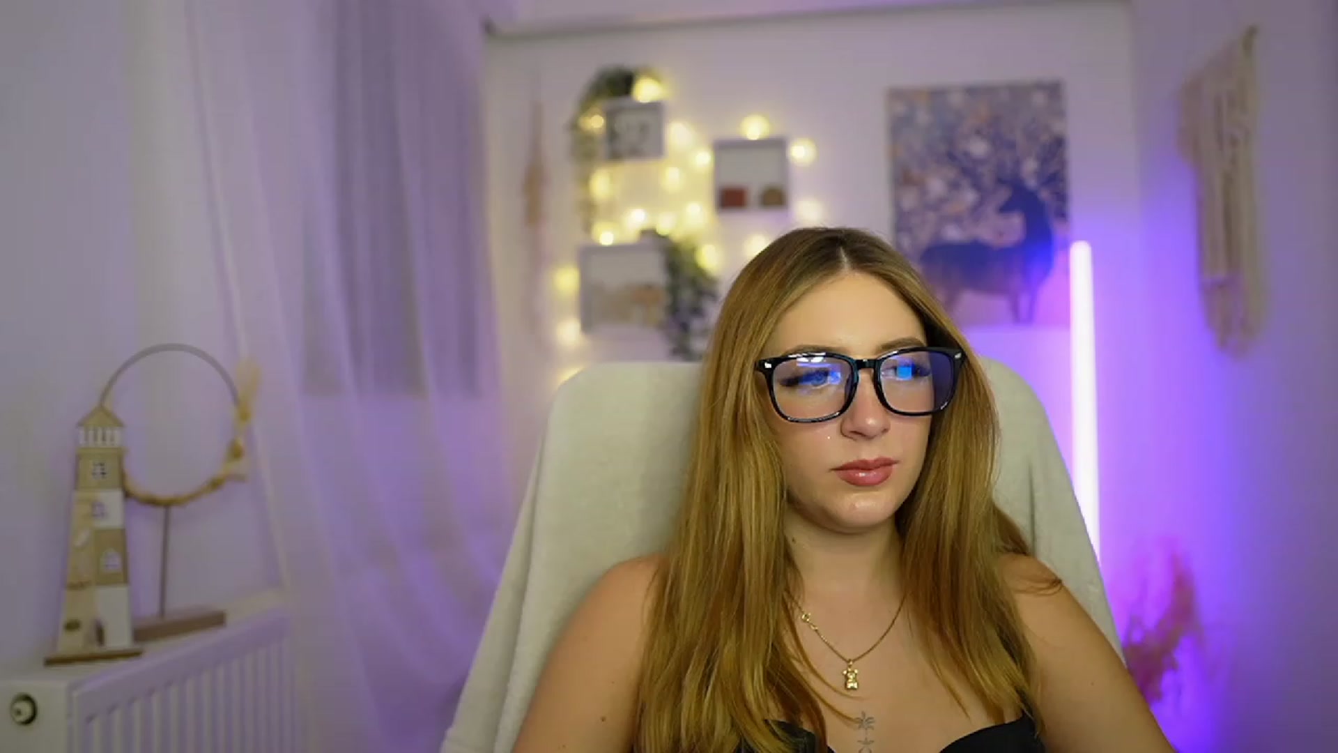 Gallery image thumbnail from Tina_Nappi18's myfreecams stream on, 12/29/2023, 18:45 image 18 of 20