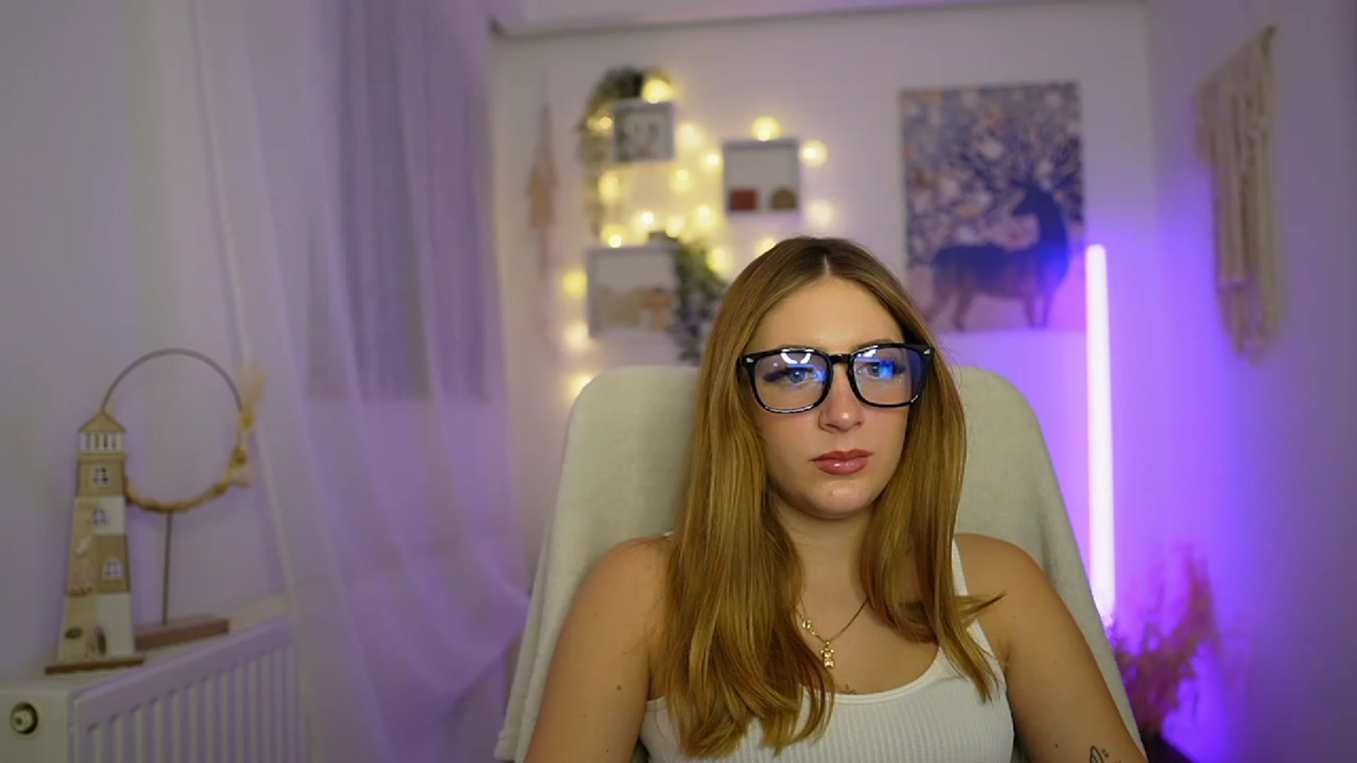 Gallery image thumbnail from Tina_Nappi18's myfreecams stream on, 12/29/2023, 18:45 image 6 of 20
