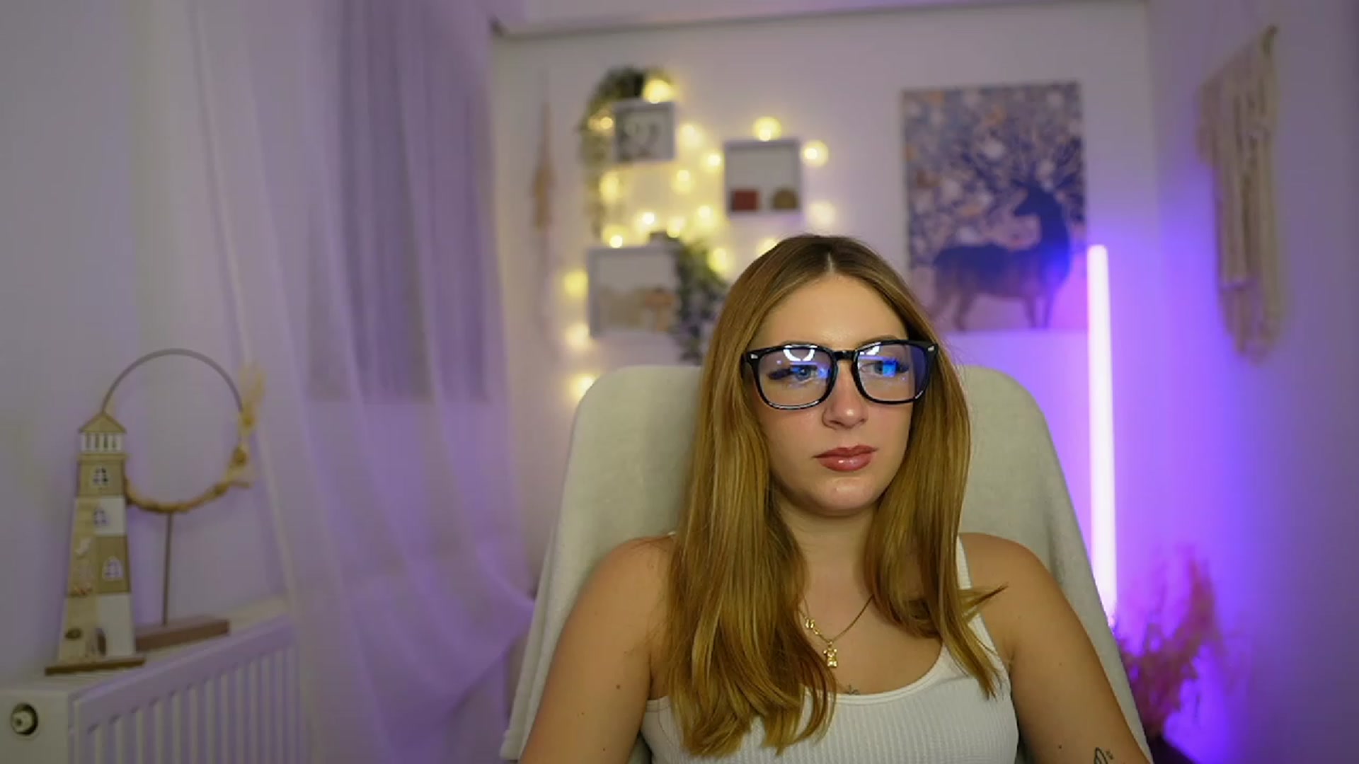 Gallery image thumbnail from Tina_Nappi18's myfreecams stream on, 12/29/2023, 18:45 image 5 of 20