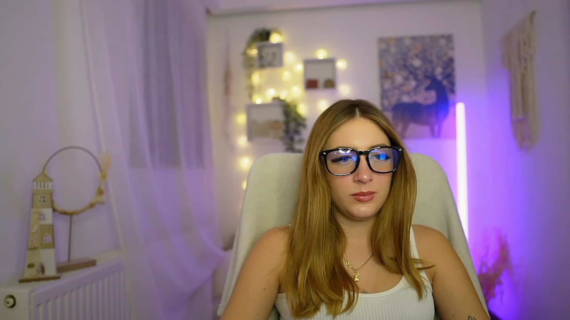Gallery image thumbnail from Tina_Nappi18's myfreecams stream on, 12/29/2023, 18:45 image 7 of 20