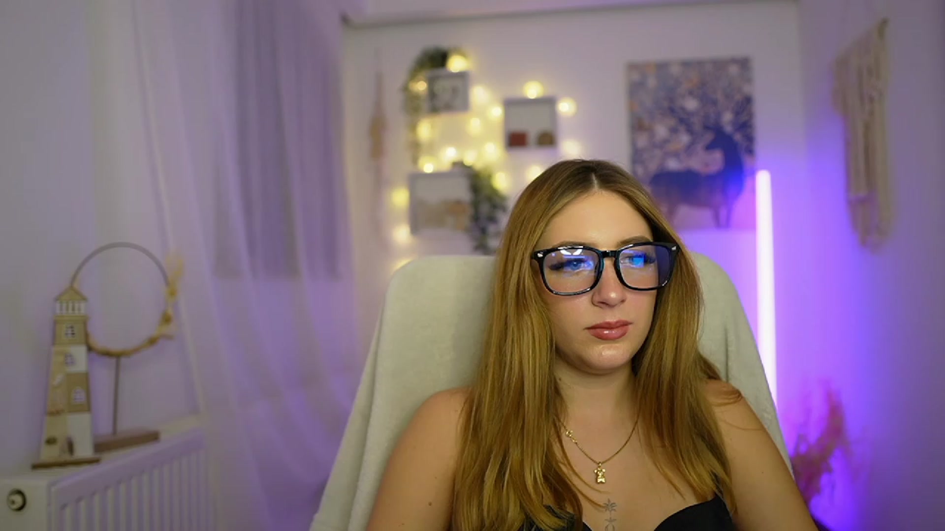 Gallery image thumbnail from Tina_Nappi18's myfreecams stream on, 12/29/2023, 18:45 image 15 of 20