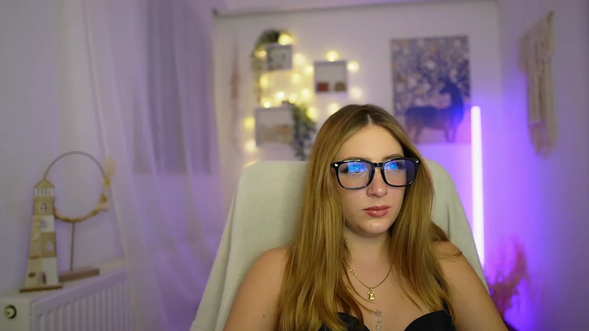 Gallery image thumbnail from Tina_Nappi18's myfreecams stream on, 12/29/2023, 18:45 image 19 of 20