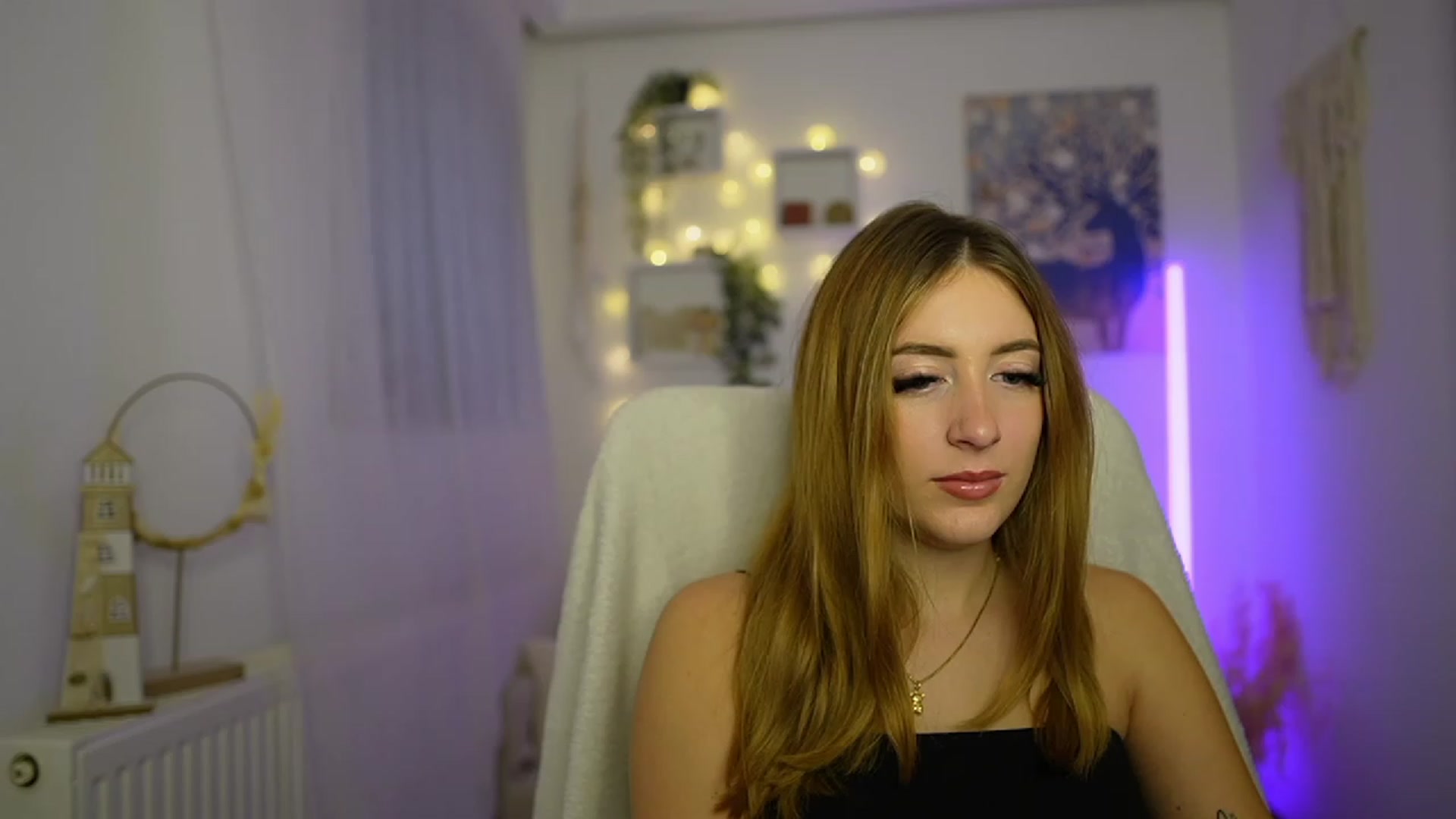 Gallery image thumbnail from Tina_Nappi18's myfreecams stream on, 12/30/2023, 16:03 image 5 of 20