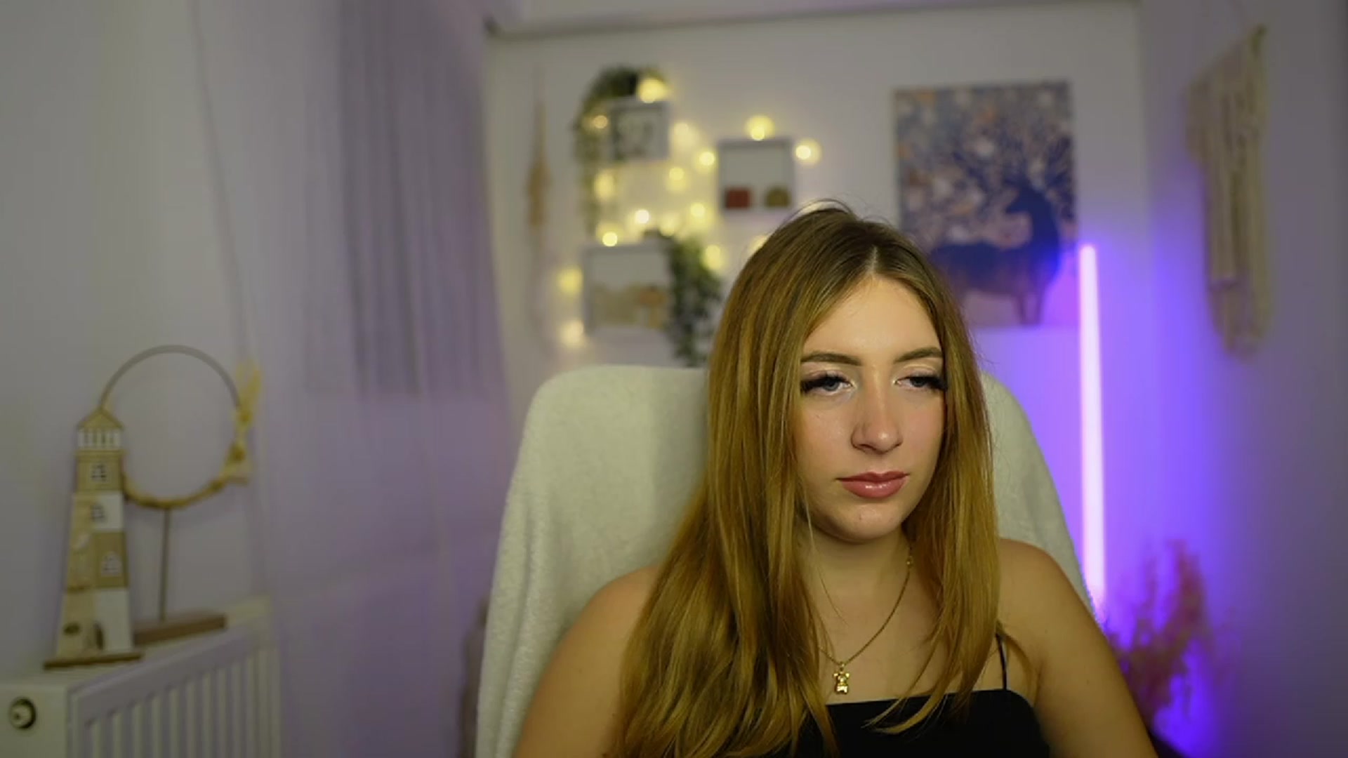 Gallery image thumbnail from Tina_Nappi18's myfreecams stream on, 12/30/2023, 16:03 image 20 of 20
