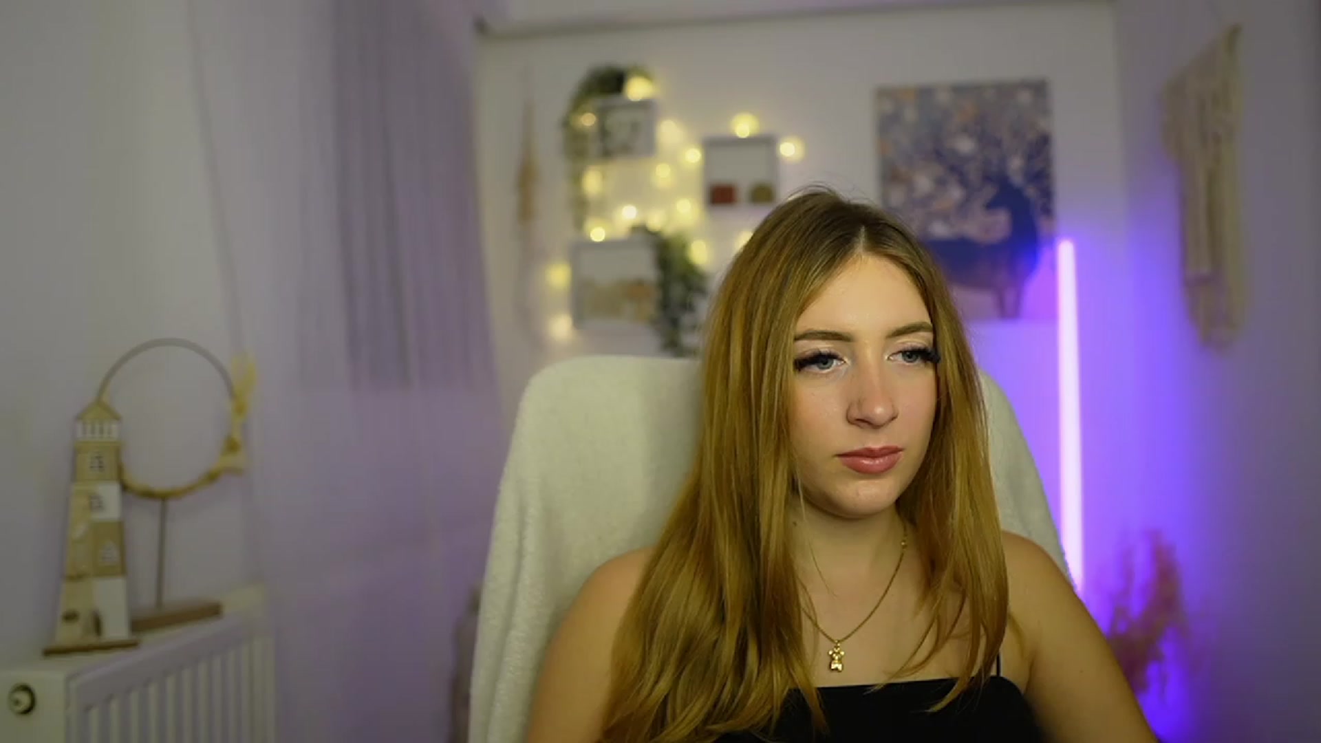 Gallery image thumbnail from Tina_Nappi18's myfreecams stream on, 12/30/2023, 16:03 image 19 of 20