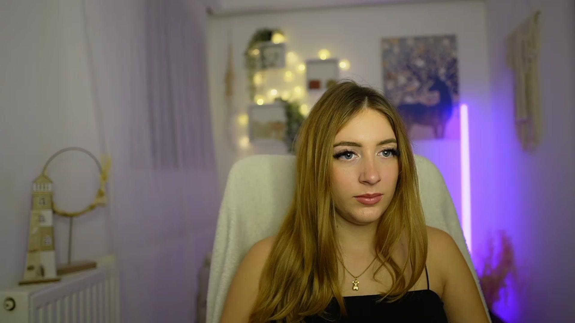 Gallery image thumbnail from Tina_Nappi18's myfreecams stream on, 12/30/2023, 16:03 image 17 of 20
