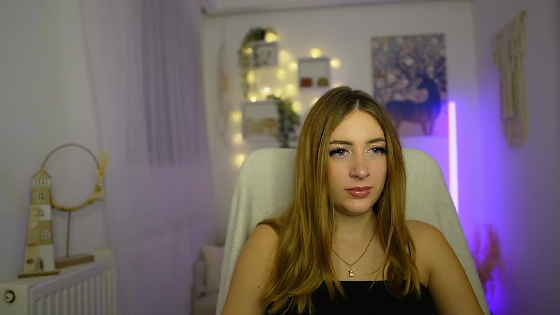 Gallery image thumbnail from Tina_Nappi18's myfreecams stream on, 12/30/2023, 16:03 image 12 of 20
