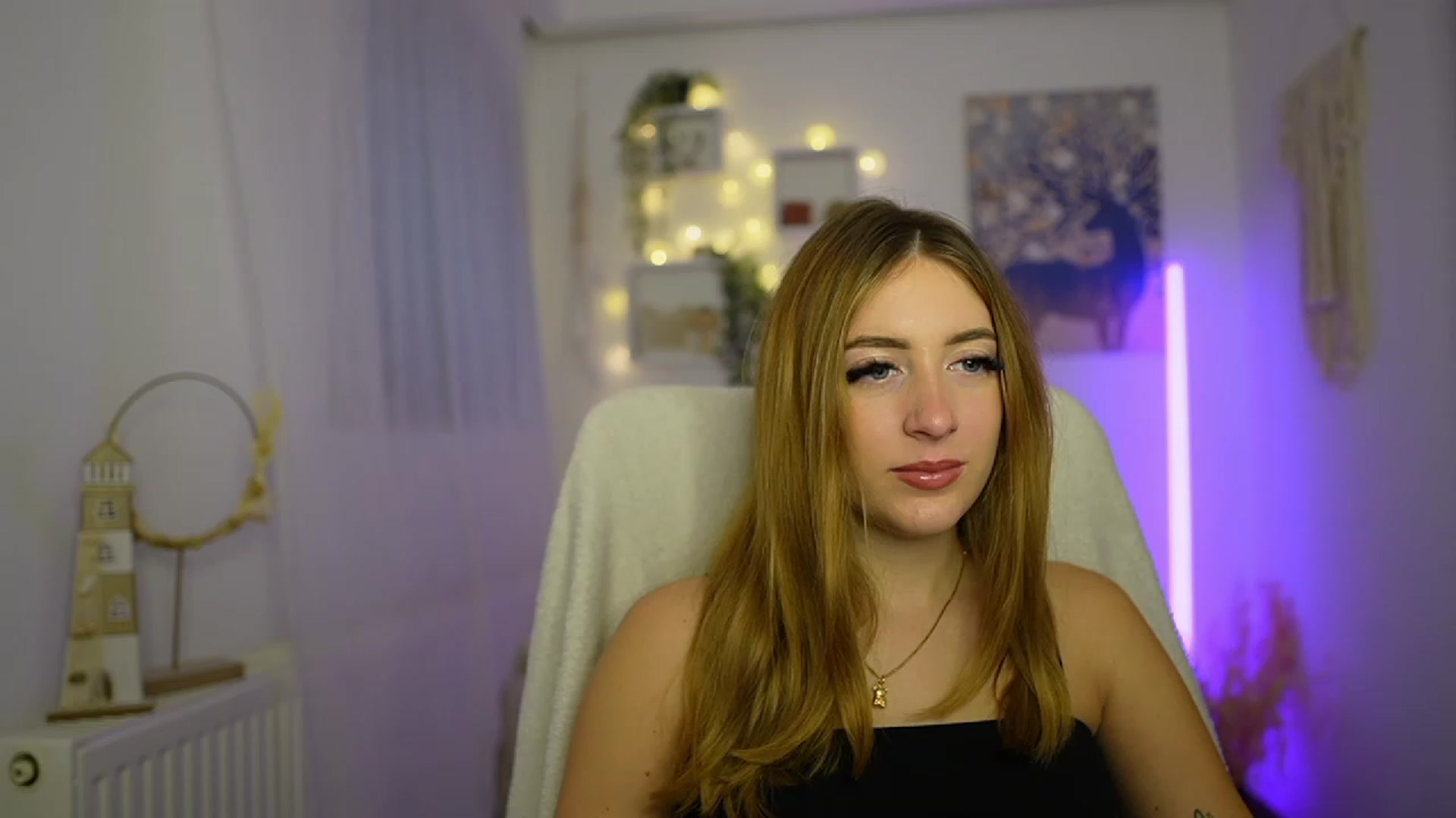 Gallery image thumbnail from Tina_Nappi18's myfreecams stream on, 12/30/2023, 16:03 image 4 of 20