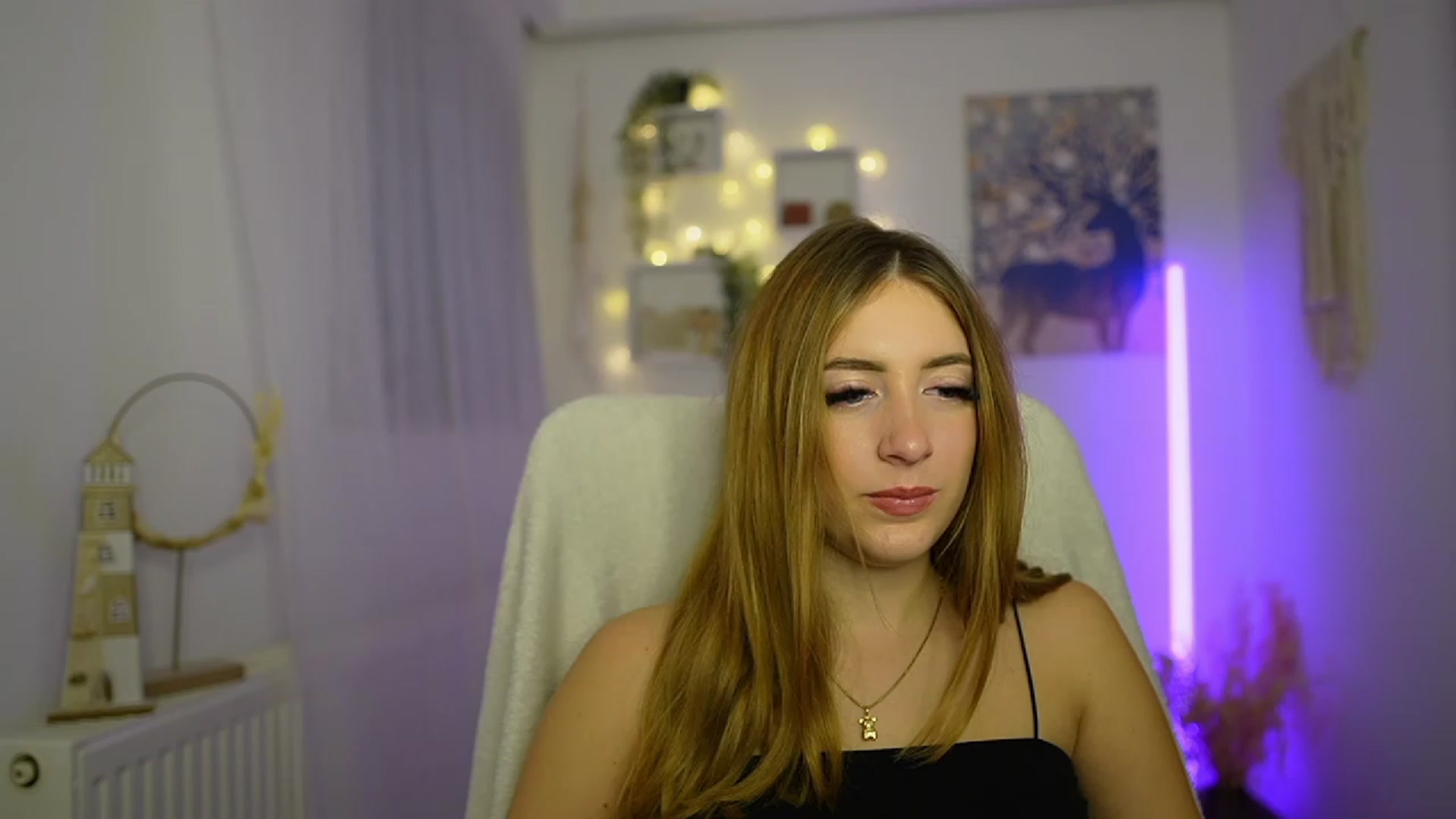 Gallery image thumbnail from Tina_Nappi18's myfreecams stream on, 12/30/2023, 16:03 image 9 of 20