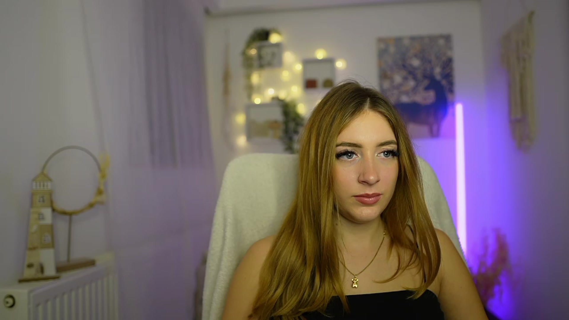Gallery image thumbnail from Tina_Nappi18's myfreecams stream on, 12/30/2023, 16:03 image 18 of 20