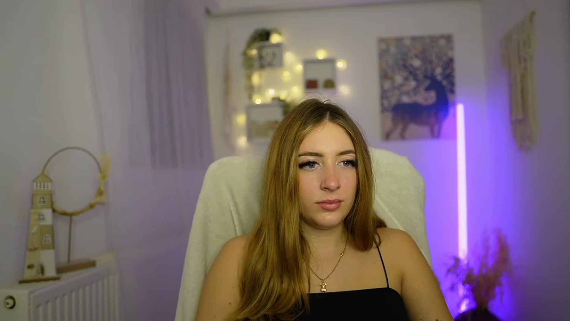 Gallery image thumbnail from Tina_Nappi18's myfreecams stream on, 12/30/2023, 18:50 image 9 of 20