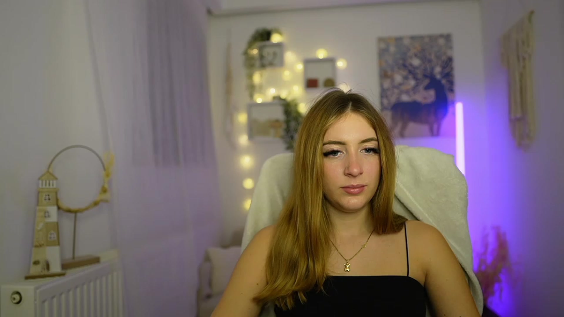 Gallery image thumbnail from Tina_Nappi18's myfreecams stream on, 12/30/2023, 18:50 image 13 of 20